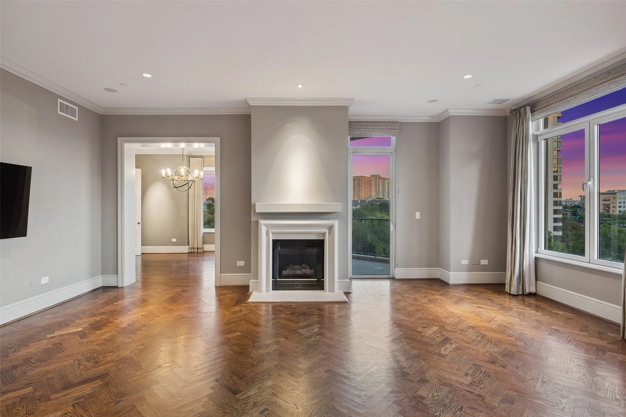 Condominium For Sale in Dallas County , 3505 Turtle Creek Boulevard 5A, Dallas, Texas 75219, 3 Bedroom, 5 Bathroom, 3 Garage spaces, 4,200 Sqft, built in 2000, mls#21377448, Real Estate Agent in Dallas, Homes For Sale in Dallas county, Homes For Sale in Dallas, Realtor in Dallas Texas, Real Estate Brokerage Independent Realty Texas, Luminita Cordes Realtor