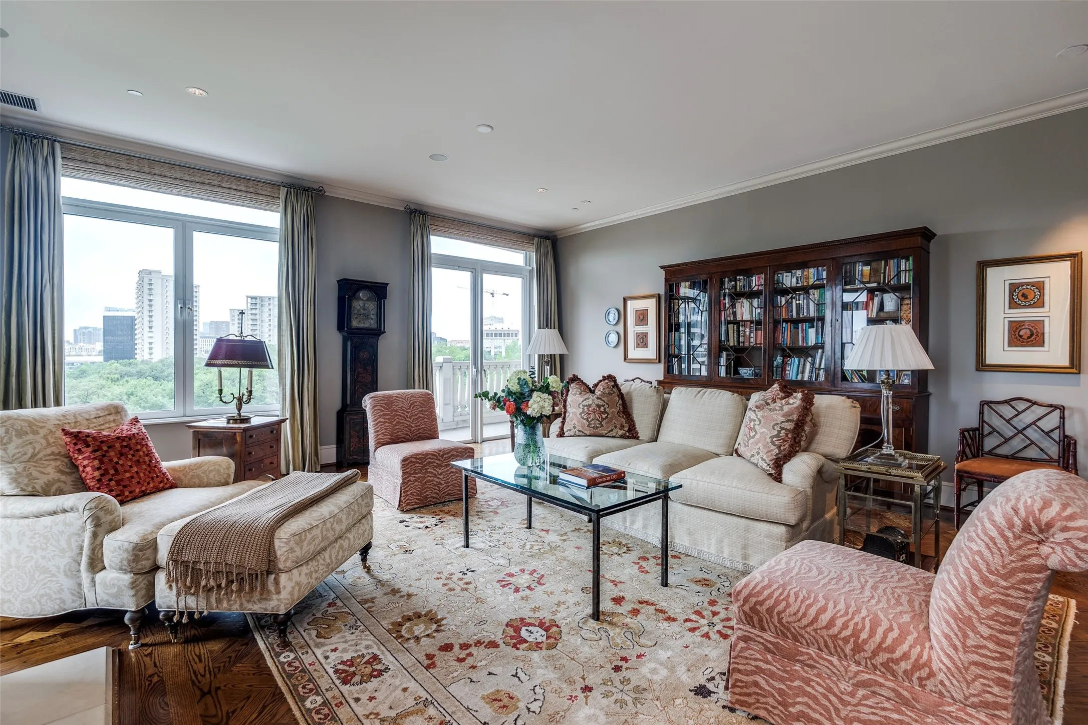 Condominium For Sale in Dallas County , 3505 Turtle Creek Boulevard 5A, Dallas, Texas 75219, 3 Bedroom, 5 Bathroom, 3 Garage spaces, 4,200 Sqft, built in 2000, mls#21377448, Real Estate Agent in Dallas, Homes For Sale in Dallas county, Homes For Sale in Dallas, Realtor in Dallas Texas, Real Estate Brokerage Independent Realty Texas, Luminita Cordes Realtor