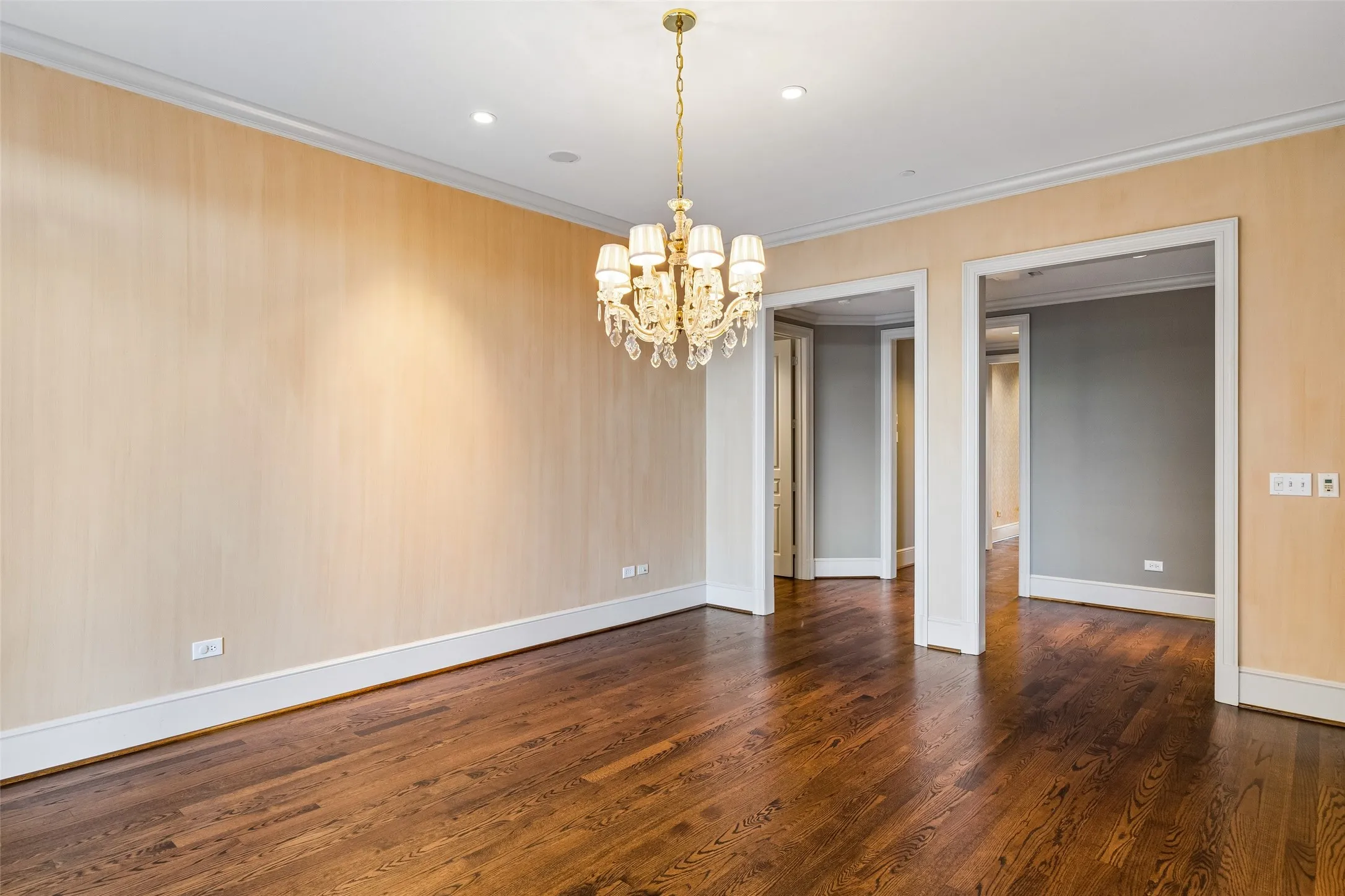 Condominium For Sale in Dallas County , 3505 Turtle Creek Boulevard 5A, Dallas, Texas 75219, 3 Bedroom, 5 Bathroom, 3 Garage spaces, 4,200 Sqft, built in 2000, mls#21377448, Real Estate Agent in Dallas, Homes For Sale in Dallas county, Homes For Sale in Dallas, Realtor in Dallas Texas, Real Estate Brokerage Independent Realty Texas, Luminita Cordes Realtor