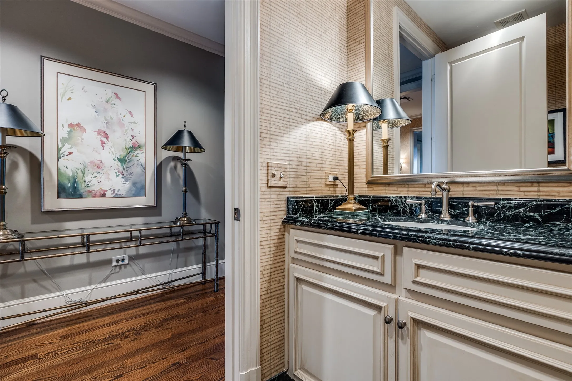 Condominium For Sale in Dallas County , 3505 Turtle Creek Boulevard 5A, Dallas, Texas 75219, 3 Bedroom, 5 Bathroom, 3 Garage spaces, 4,200 Sqft, built in 2000, mls#21377448, Real Estate Agent in Dallas, Homes For Sale in Dallas county, Homes For Sale in Dallas, Realtor in Dallas Texas, Real Estate Brokerage Independent Realty Texas, Luminita Cordes Realtor