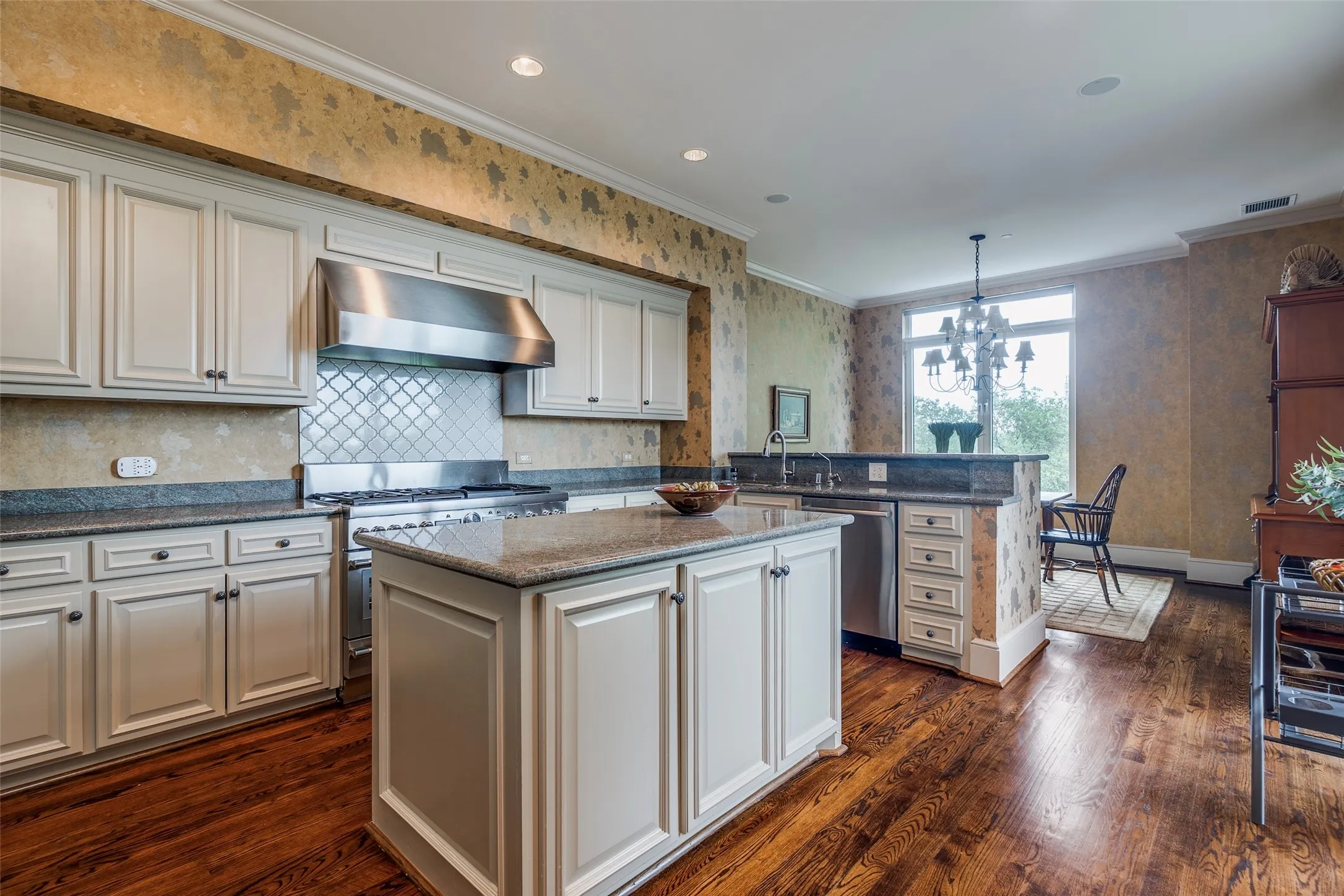 Condominium For Sale in Dallas County , 3505 Turtle Creek Boulevard 5A, Dallas, Texas 75219, 3 Bedroom, 5 Bathroom, 3 Garage spaces, 4,200 Sqft, built in 2000, mls#21377448, Real Estate Agent in Dallas, Homes For Sale in Dallas county, Homes For Sale in Dallas, Realtor in Dallas Texas, Real Estate Brokerage Independent Realty Texas, Luminita Cordes Realtor