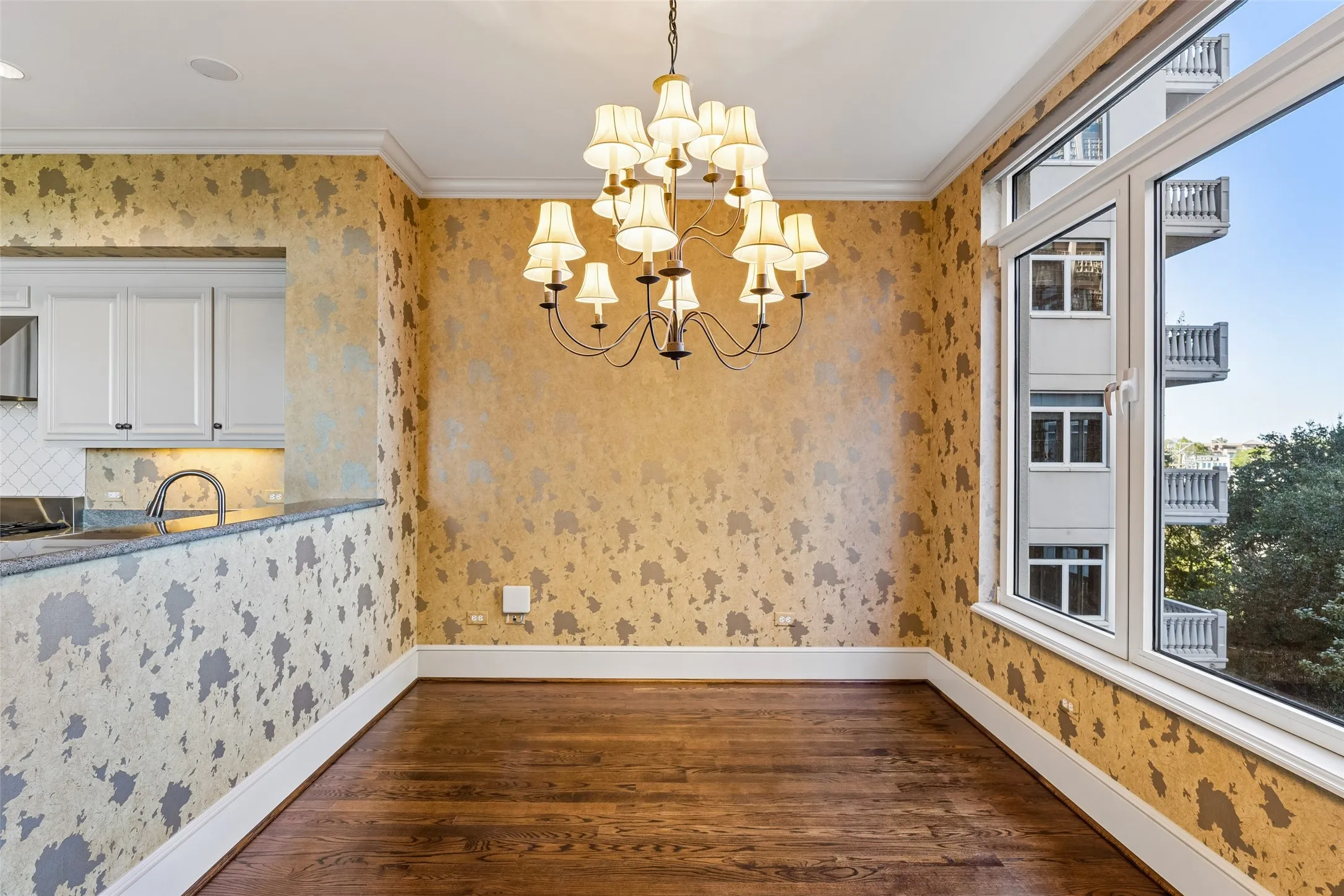Condominium For Sale in Dallas County , 3505 Turtle Creek Boulevard 5A, Dallas, Texas 75219, 3 Bedroom, 5 Bathroom, 3 Garage spaces, 4,200 Sqft, built in 2000, mls#21377448, Real Estate Agent in Dallas, Homes For Sale in Dallas county, Homes For Sale in Dallas, Realtor in Dallas Texas, Real Estate Brokerage Independent Realty Texas, Luminita Cordes Realtor