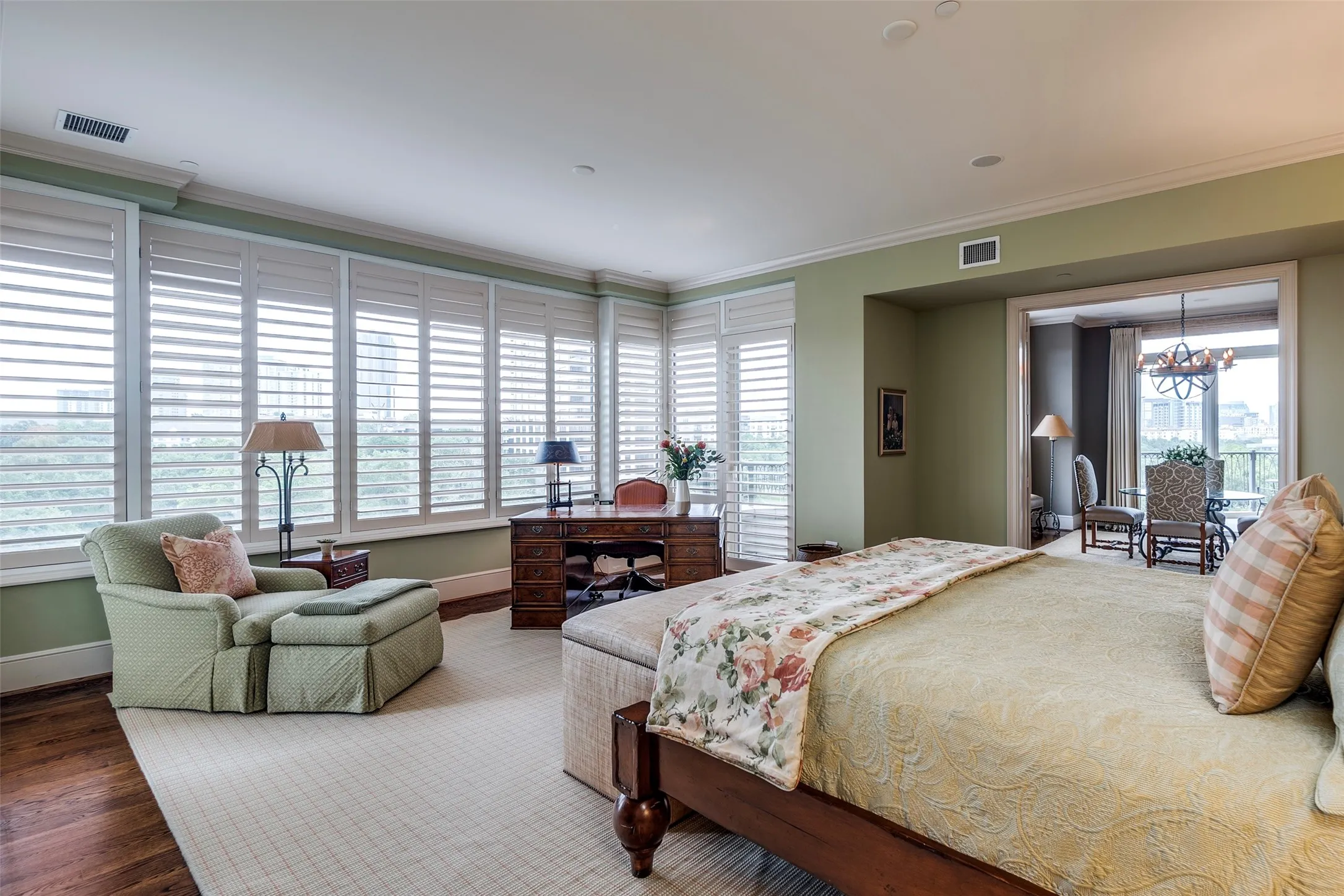 Condominium For Sale in Dallas County , 3505 Turtle Creek Boulevard 5A, Dallas, Texas 75219, 3 Bedroom, 5 Bathroom, 3 Garage spaces, 4,200 Sqft, built in 2000, mls#21377448, Real Estate Agent in Dallas, Homes For Sale in Dallas county, Homes For Sale in Dallas, Realtor in Dallas Texas, Real Estate Brokerage Independent Realty Texas, Luminita Cordes Realtor