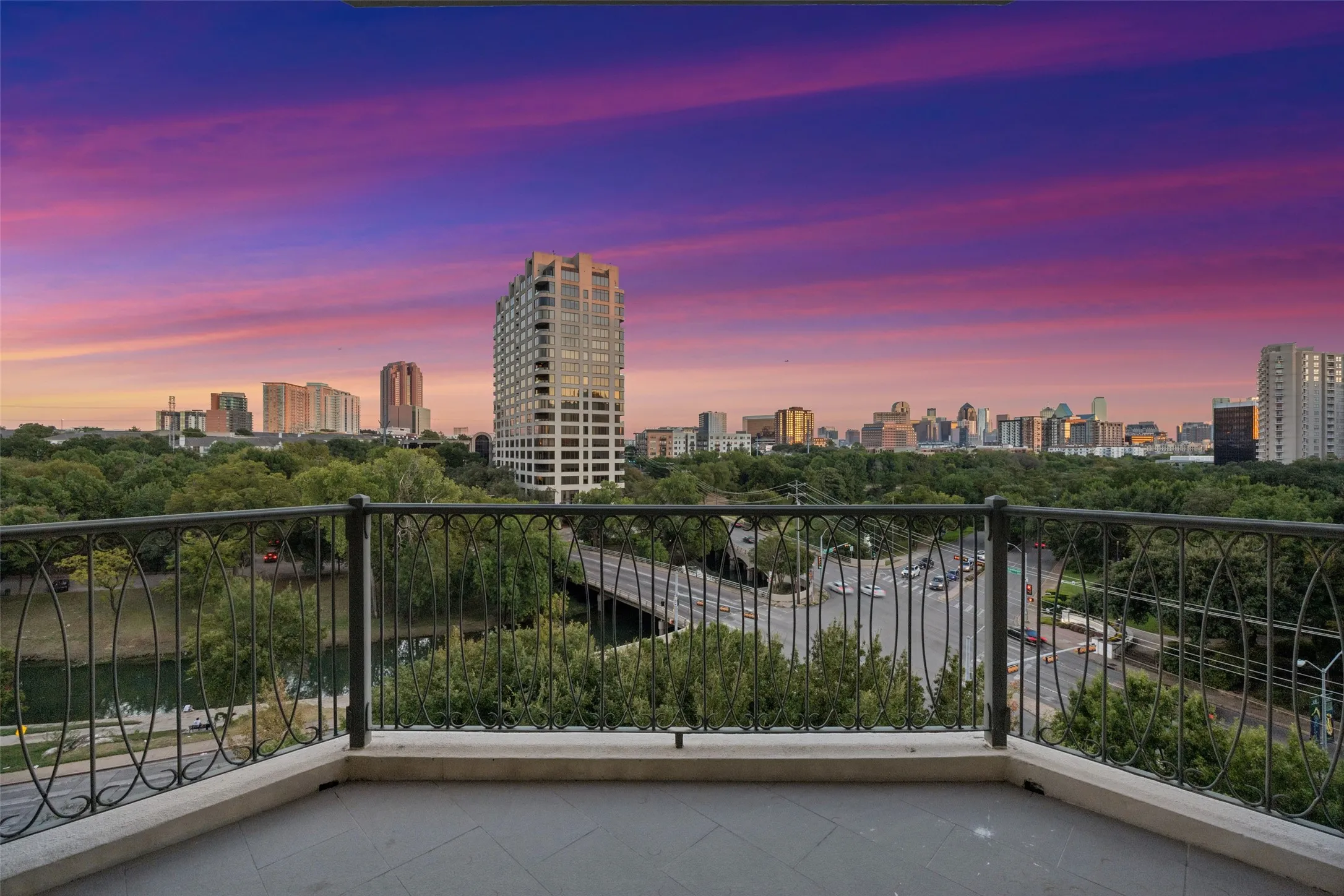 Condominium For Sale in Dallas County , 3505 Turtle Creek Boulevard 5A, Dallas, Texas 75219, 3 Bedroom, 5 Bathroom, 3 Garage spaces, 4,200 Sqft, built in 2000, mls#21377448, Real Estate Agent in Dallas, Homes For Sale in Dallas county, Homes For Sale in Dallas, Realtor in Dallas Texas, Real Estate Brokerage Independent Realty Texas, Luminita Cordes Realtor