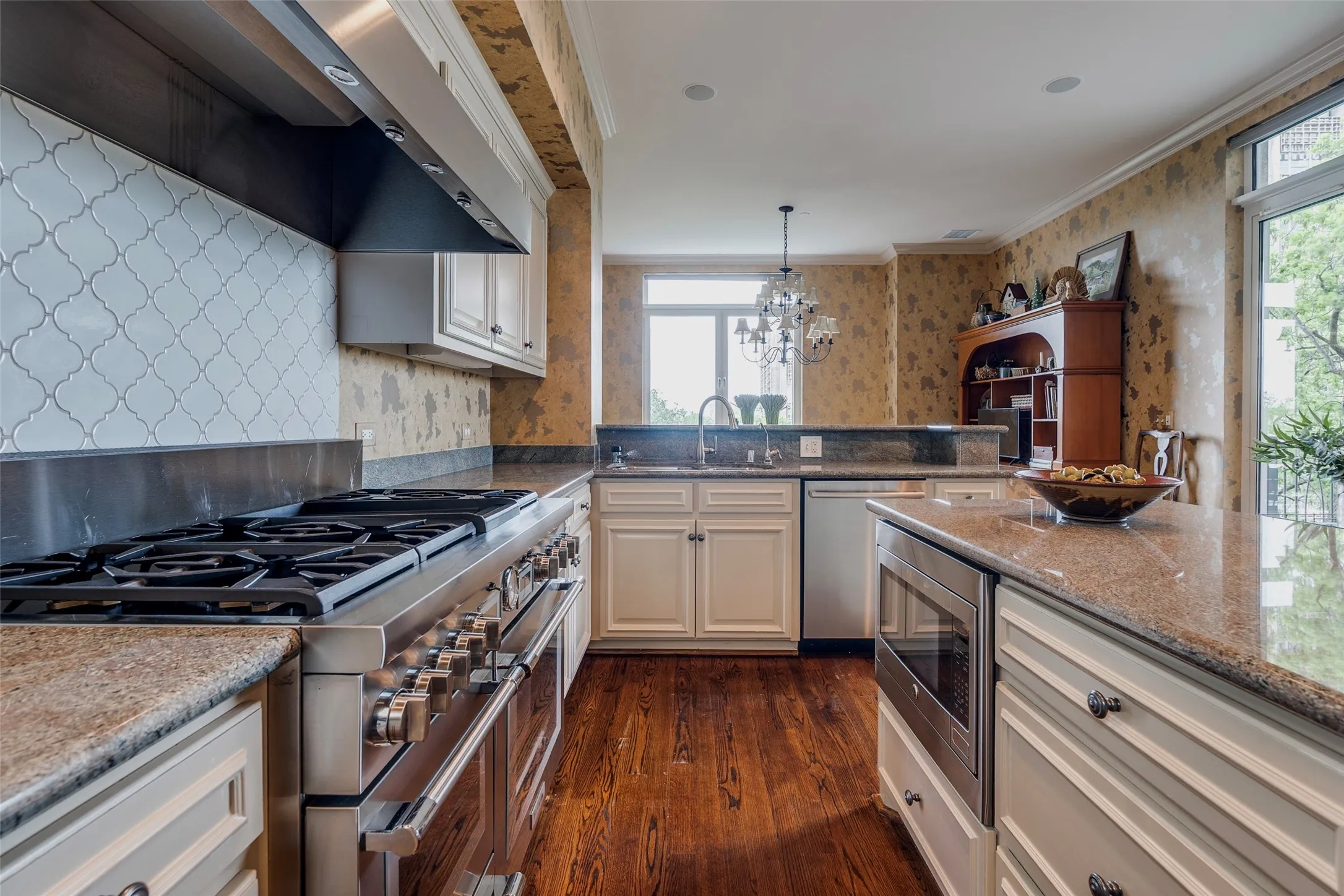 Condominium For Sale in Dallas County , 3505 Turtle Creek Boulevard 5A, Dallas, Texas 75219, 3 Bedroom, 5 Bathroom, 3 Garage spaces, 4,200 Sqft, built in 2000, mls#21377448, Real Estate Agent in Dallas, Homes For Sale in Dallas county, Homes For Sale in Dallas, Realtor in Dallas Texas, Real Estate Brokerage Independent Realty Texas, Luminita Cordes Realtor