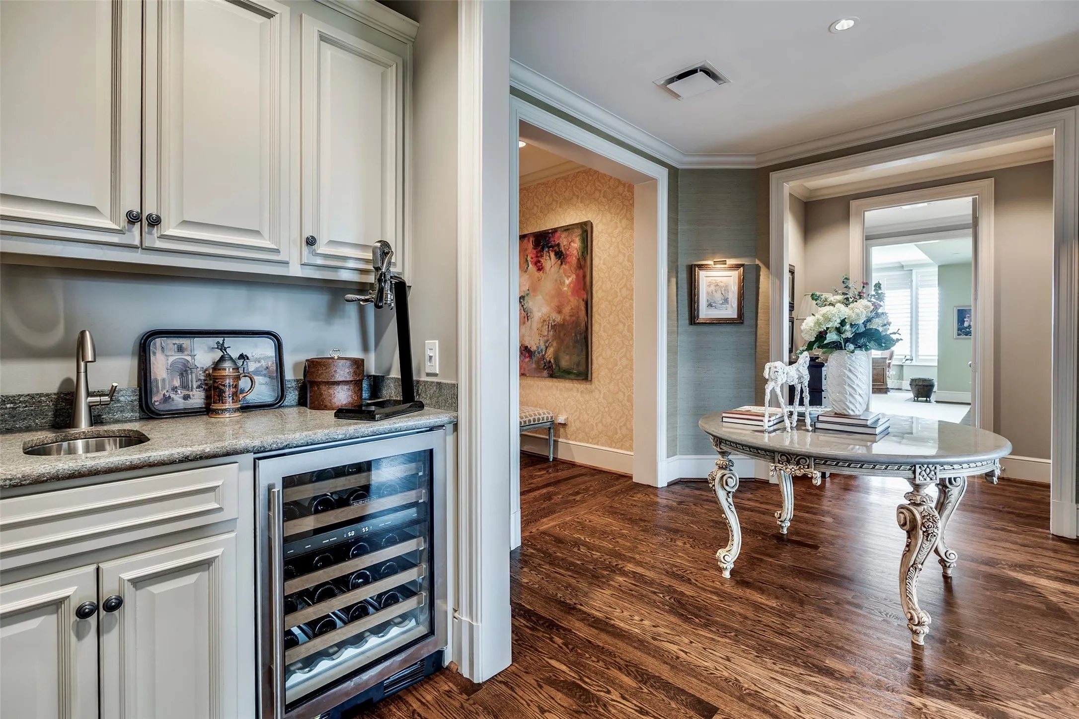 Condominium For Sale in Dallas County , 3505 Turtle Creek Boulevard 5A, Dallas, Texas 75219, 3 Bedroom, 5 Bathroom, 3 Garage spaces, 4,200 Sqft, built in 2000, mls#21377448, Real Estate Agent in Dallas, Homes For Sale in Dallas county, Homes For Sale in Dallas, Realtor in Dallas Texas, Real Estate Brokerage Independent Realty Texas, Luminita Cordes Realtor