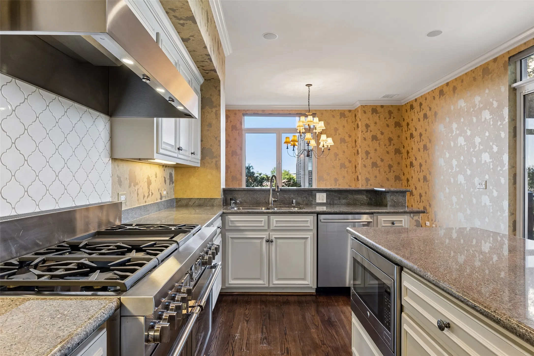 Condominium For Sale in Dallas County , 3505 Turtle Creek Boulevard 5A, Dallas, Texas 75219, 3 Bedroom, 5 Bathroom, 3 Garage spaces, 4,200 Sqft, built in 2000, mls#21377448, Real Estate Agent in Dallas, Homes For Sale in Dallas county, Homes For Sale in Dallas, Realtor in Dallas Texas, Real Estate Brokerage Independent Realty Texas, Luminita Cordes Realtor