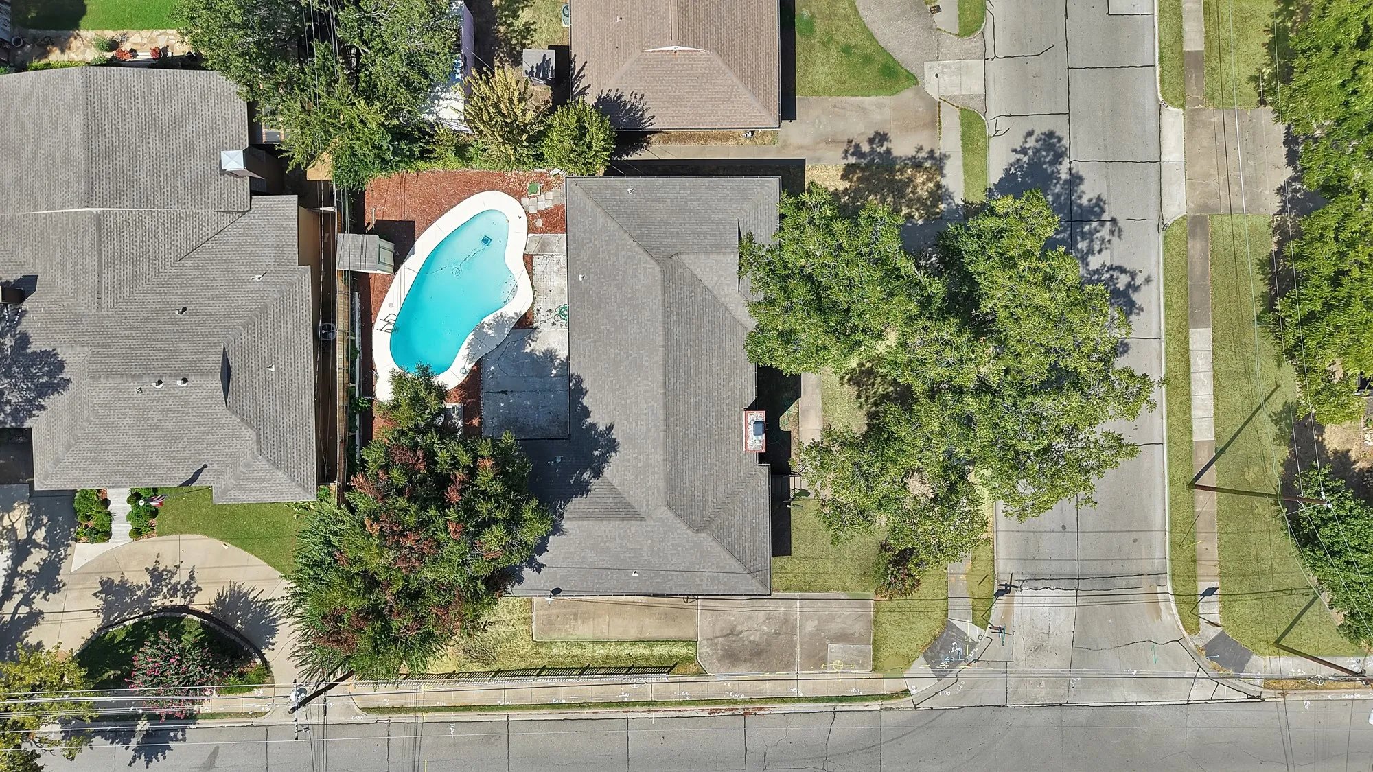 Single Family Residence For Sale in Dallas County , 1003 Brookhollow Drive, Irving, Texas 75061, 3 Bedroom, 2 Bathroom, 2 Garage spaces, 1,730 Sqft, built in 1957, mls#21377784, Real Estate Agent in Irving, Homes For Sale in Dallas county, Homes For Sale in Irving, Realtor in Irving Texas, Real Estate Brokerage Independent Realty Texas, Luminita Cordes Realtor