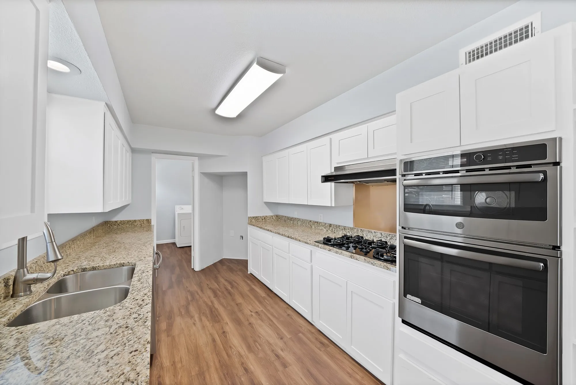 Single Family Residence For Sale in Dallas County , 1003 Brookhollow Drive, Irving, Texas 75061, 3 Bedroom, 2 Bathroom, 2 Garage spaces, 1,730 Sqft, built in 1957, mls#21377784, Real Estate Agent in Irving, Homes For Sale in Dallas county, Homes For Sale in Irving, Realtor in Irving Texas, Real Estate Brokerage Independent Realty Texas, Luminita Cordes Realtor