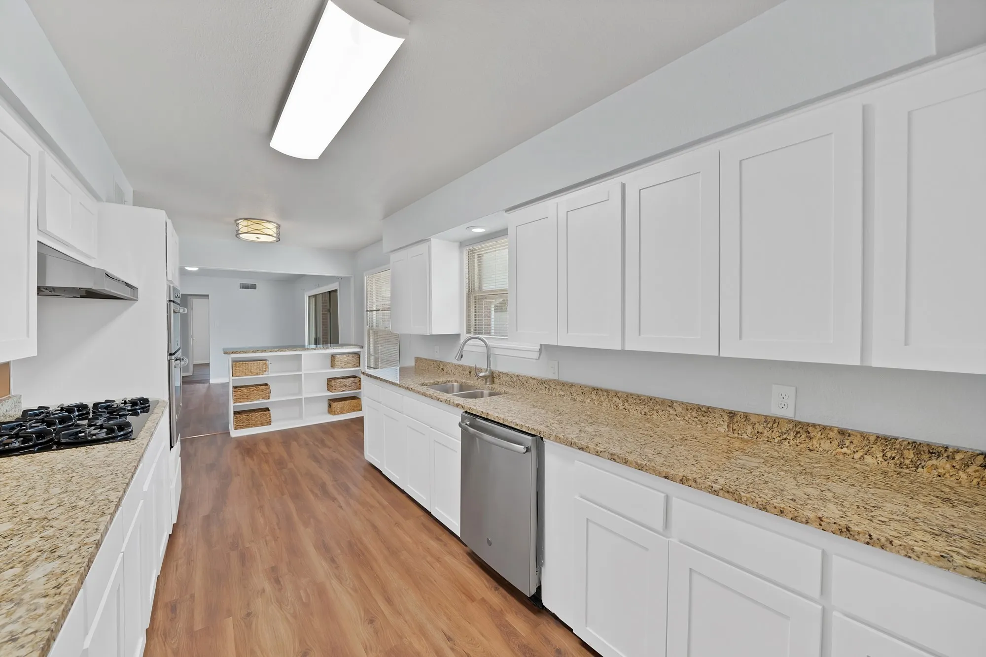 Single Family Residence For Sale in Dallas County , 1003 Brookhollow Drive, Irving, Texas 75061, 3 Bedroom, 2 Bathroom, 2 Garage spaces, 1,730 Sqft, built in 1957, mls#21377784, Real Estate Agent in Irving, Homes For Sale in Dallas county, Homes For Sale in Irving, Realtor in Irving Texas, Real Estate Brokerage Independent Realty Texas, Luminita Cordes Realtor