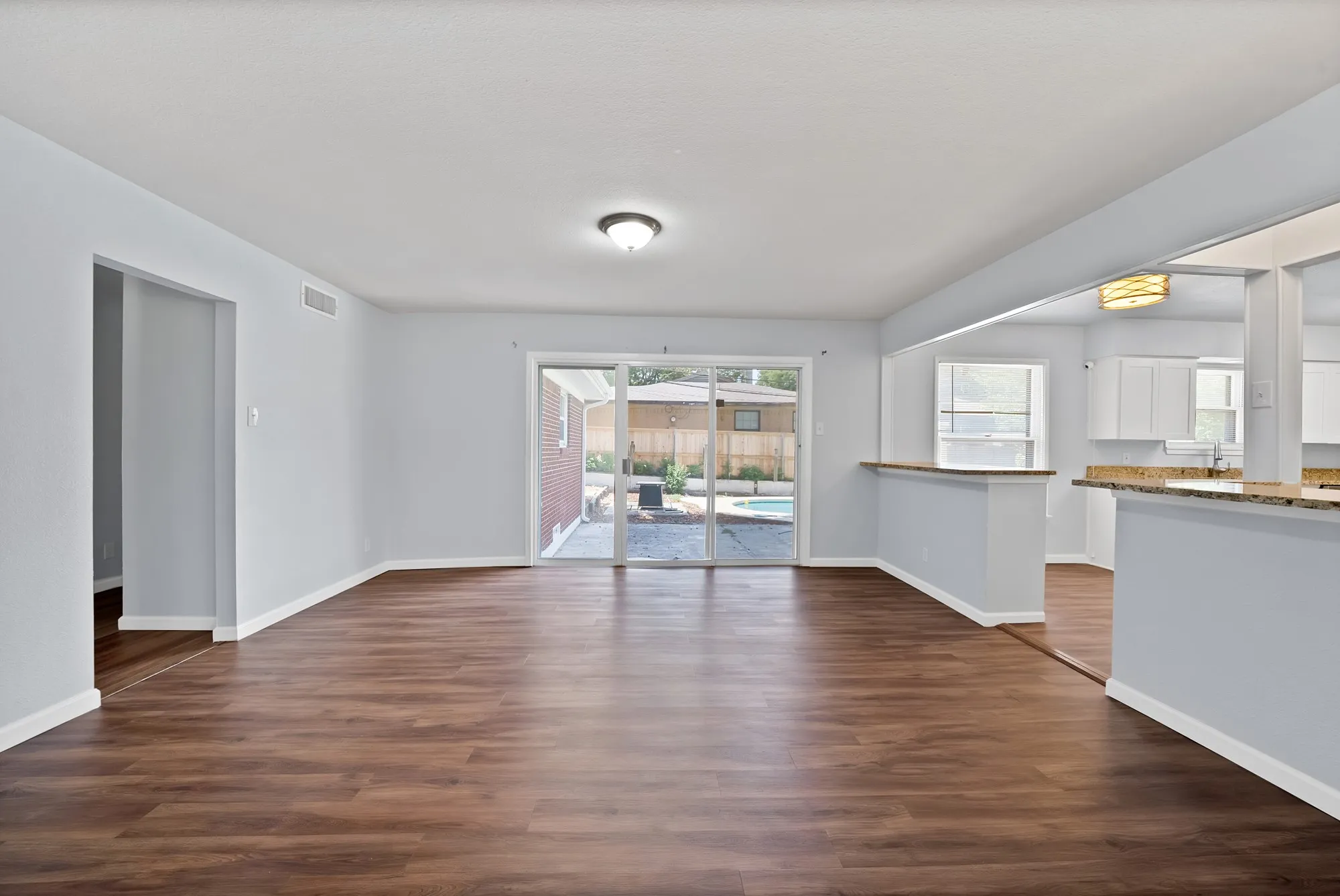 Single Family Residence For Sale in Dallas County , 1003 Brookhollow Drive, Irving, Texas 75061, 3 Bedroom, 2 Bathroom, 2 Garage spaces, 1,730 Sqft, built in 1957, mls#21377784, Real Estate Agent in Irving, Homes For Sale in Dallas county, Homes For Sale in Irving, Realtor in Irving Texas, Real Estate Brokerage Independent Realty Texas, Luminita Cordes Realtor
