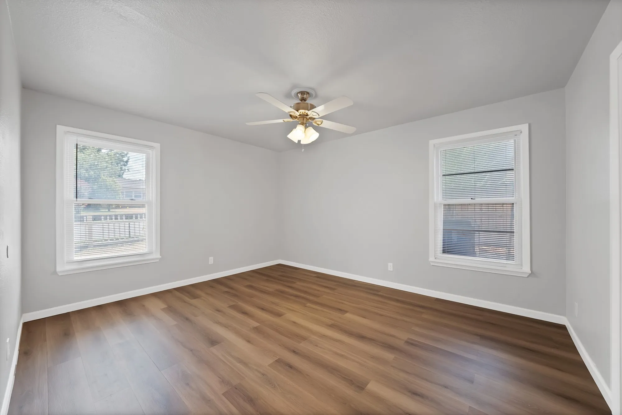 Single Family Residence For Sale in Dallas County , 1003 Brookhollow Drive, Irving, Texas 75061, 3 Bedroom, 2 Bathroom, 2 Garage spaces, 1,730 Sqft, built in 1957, mls#21377784, Real Estate Agent in Irving, Homes For Sale in Dallas county, Homes For Sale in Irving, Realtor in Irving Texas, Real Estate Brokerage Independent Realty Texas, Luminita Cordes Realtor