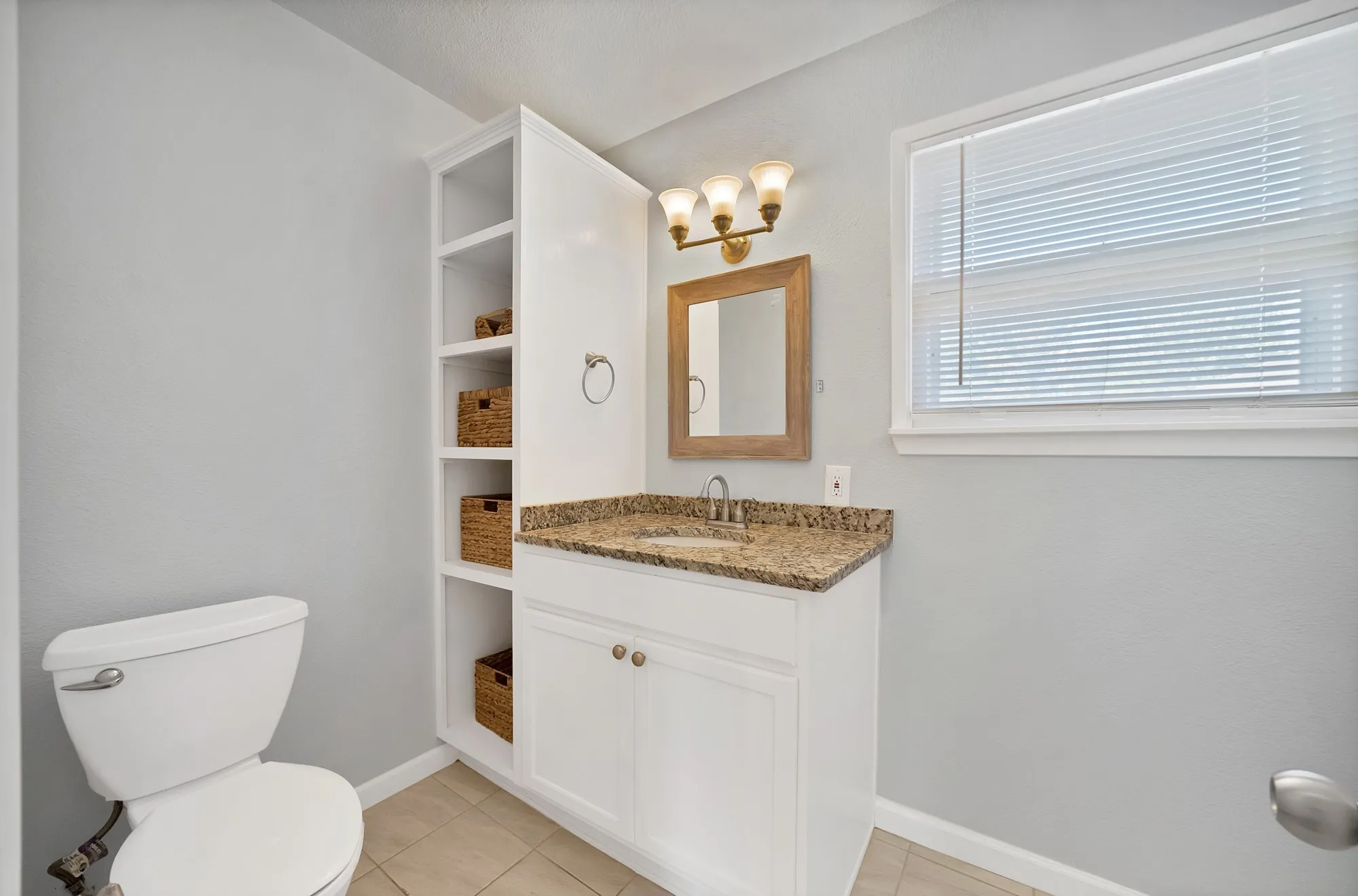 Single Family Residence For Sale in Dallas County , 1003 Brookhollow Drive, Irving, Texas 75061, 3 Bedroom, 2 Bathroom, 2 Garage spaces, 1,730 Sqft, built in 1957, mls#21377784, Real Estate Agent in Irving, Homes For Sale in Dallas county, Homes For Sale in Irving, Realtor in Irving Texas, Real Estate Brokerage Independent Realty Texas, Luminita Cordes Realtor