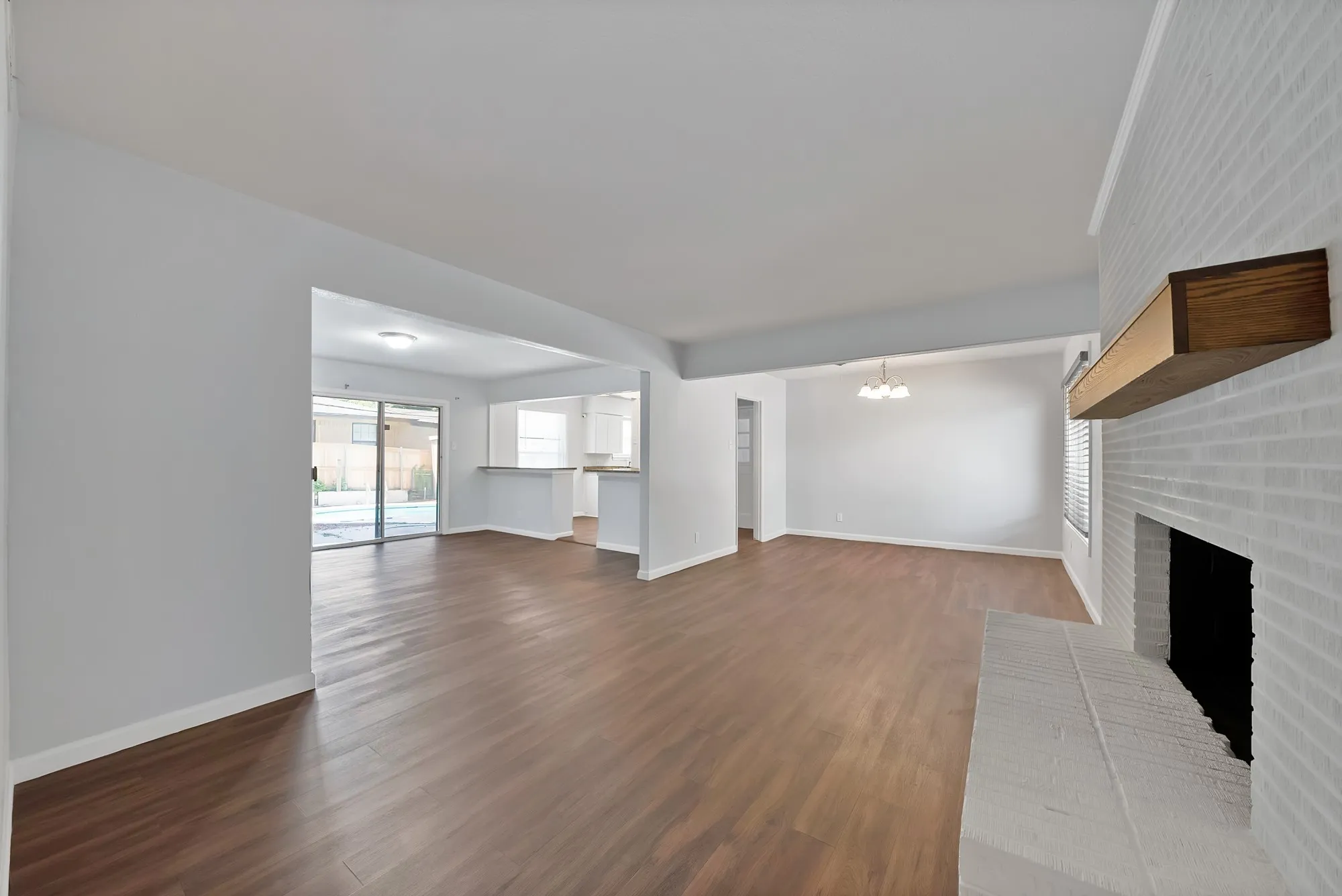 Single Family Residence For Sale in Dallas County , 1003 Brookhollow Drive, Irving, Texas 75061, 3 Bedroom, 2 Bathroom, 2 Garage spaces, 1,730 Sqft, built in 1957, mls#21377784, Real Estate Agent in Irving, Homes For Sale in Dallas county, Homes For Sale in Irving, Realtor in Irving Texas, Real Estate Brokerage Independent Realty Texas, Luminita Cordes Realtor