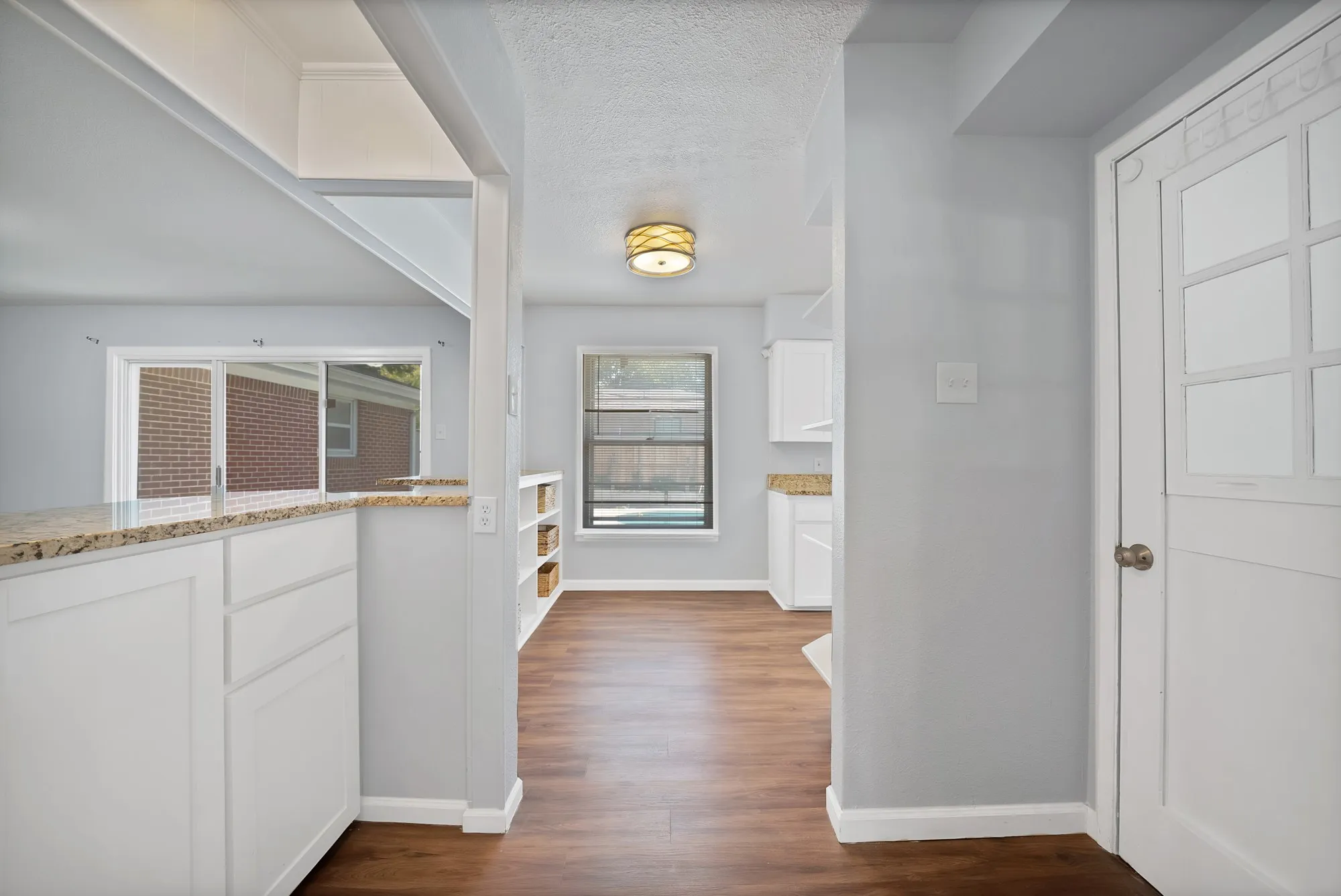 Single Family Residence For Sale in Dallas County , 1003 Brookhollow Drive, Irving, Texas 75061, 3 Bedroom, 2 Bathroom, 2 Garage spaces, 1,730 Sqft, built in 1957, mls#21377784, Real Estate Agent in Irving, Homes For Sale in Dallas county, Homes For Sale in Irving, Realtor in Irving Texas, Real Estate Brokerage Independent Realty Texas, Luminita Cordes Realtor