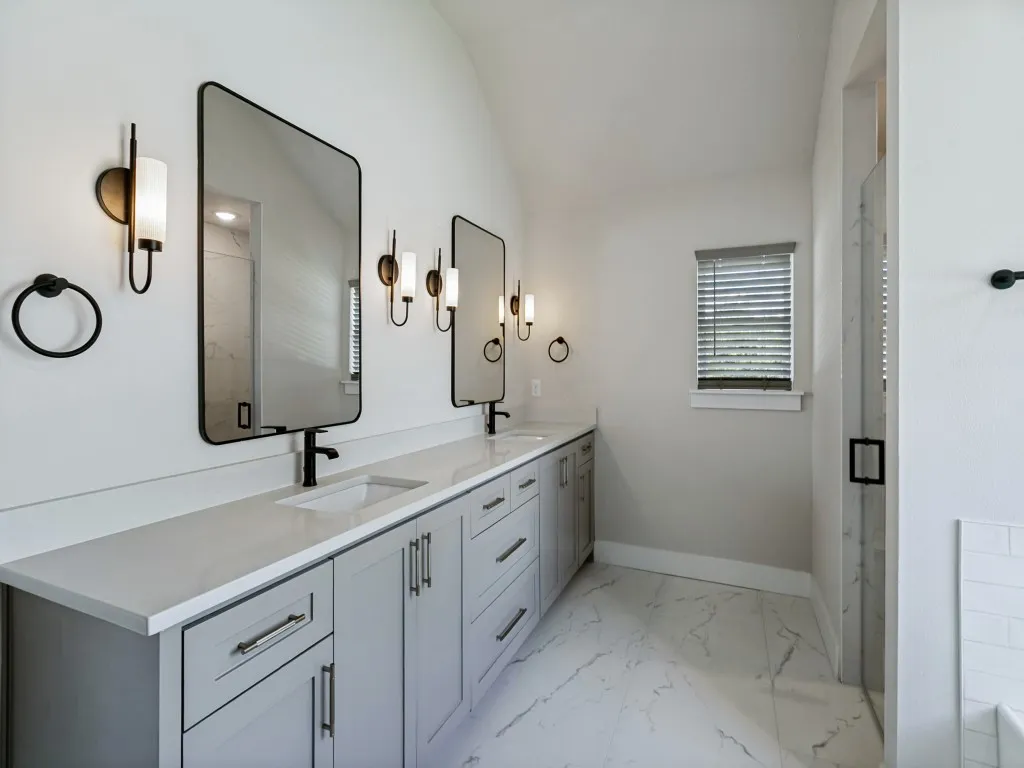 Luxurious Primary Bath