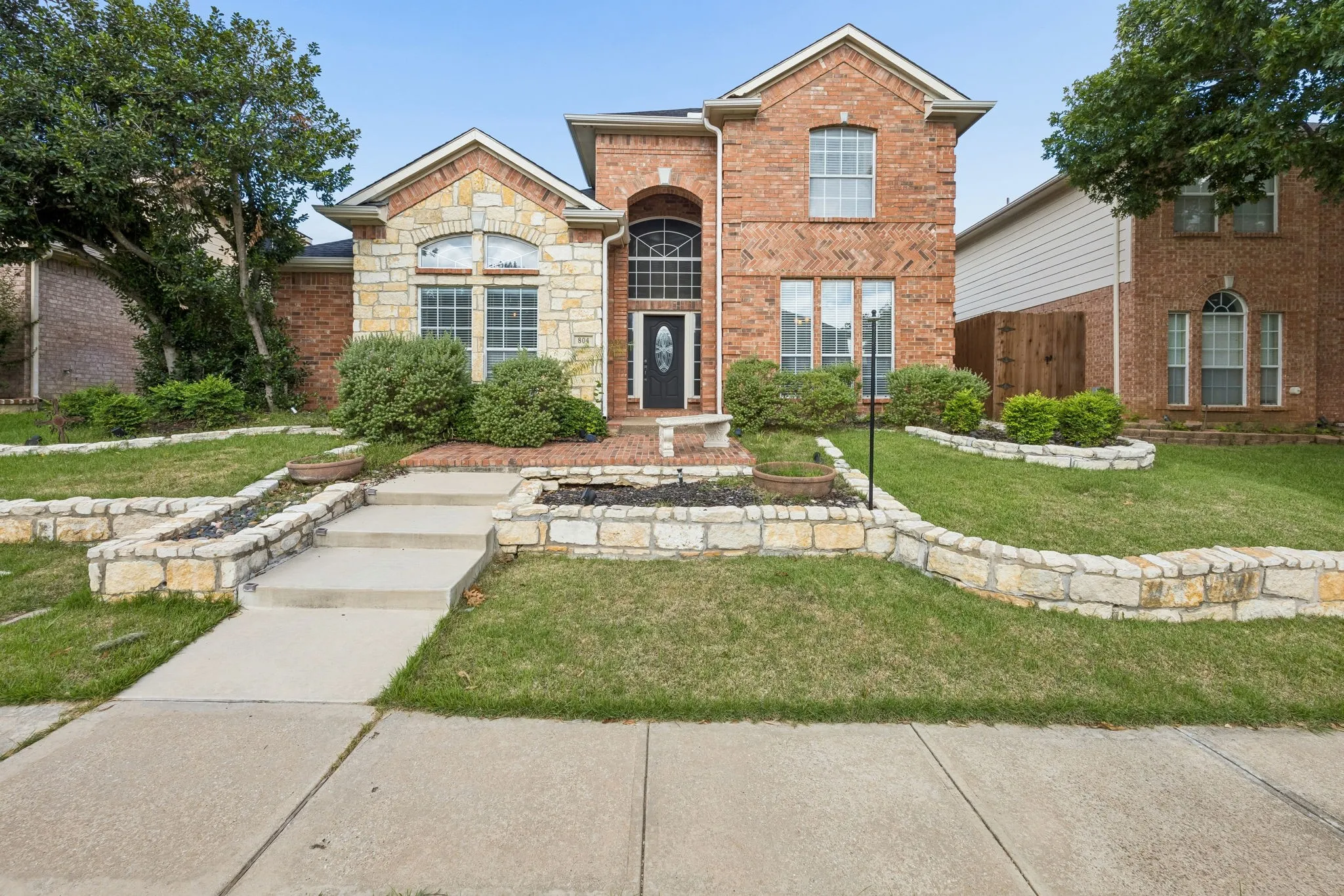 Single Family Residence For Rent in Denton County , 804 Summit Pointe, Lewisville, Texas 75077, 3 Bedroom, 3 Bathroom, 2 Garage spaces, 2,445 Sqft, built in 1994, mls#21377879, Real Estate Agent in Lewisville, Homes For Rent in Denton county, Homes For Rent in Lewisville, Realtor in Lewisville Texas, Real Estate Brokerage Independent Realty Texas, Luminita Cordes Realtor