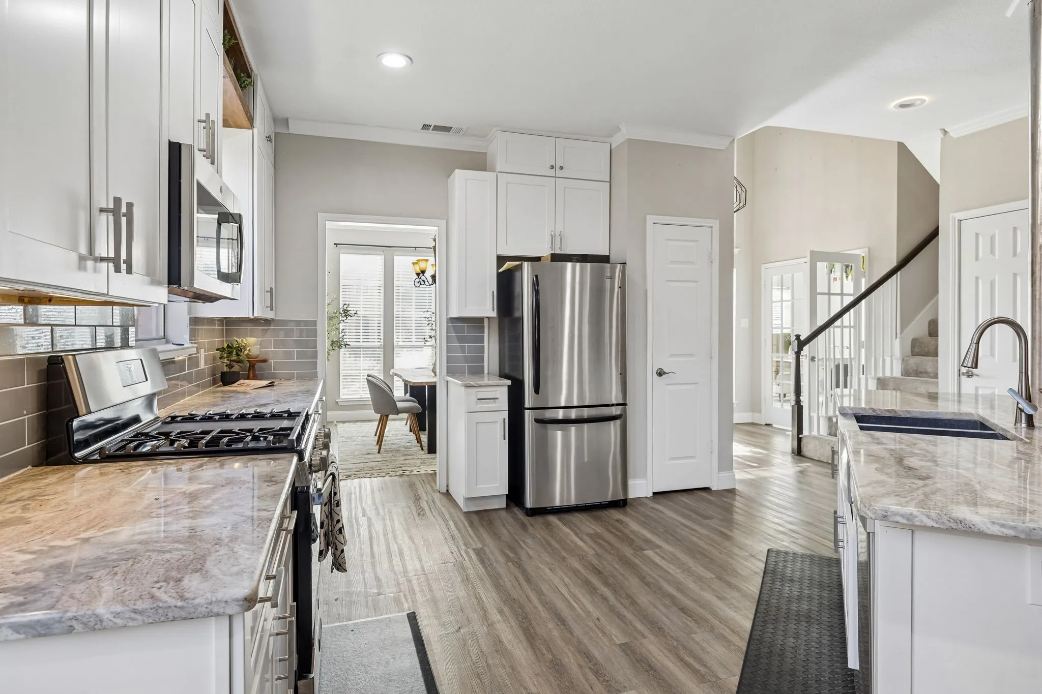 Single Family Residence For Rent in Denton County , 804 Summit Pointe, Lewisville, Texas 75077, 3 Bedroom, 3 Bathroom, 2 Garage spaces, 2,445 Sqft, built in 1994, mls#21377879, Real Estate Agent in Lewisville, Homes For Rent in Denton county, Homes For Rent in Lewisville, Realtor in Lewisville Texas, Real Estate Brokerage Independent Realty Texas, Luminita Cordes Realtor