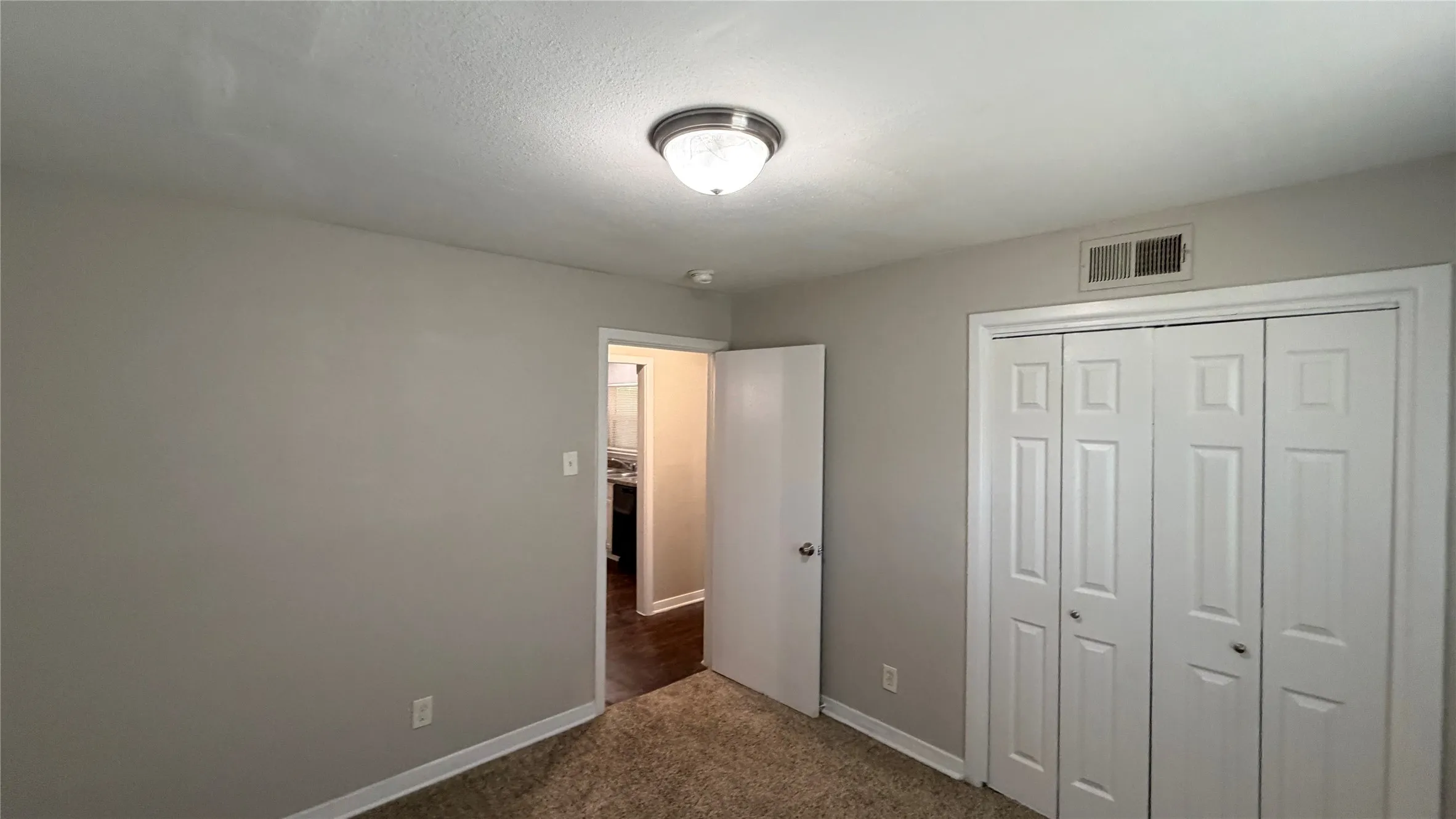 Single Family Residence For Rent in Dallas County , 7420 Arborcrest Drive, Dallas, Texas 75232, 3 Bedroom, 2 Bathroom, 1 Garage spaces, 1,218 Sqft, built in 1957, mls#21377882, Real Estate Agent in Dallas, Homes For Rent in Dallas county, Homes For Rent in Dallas, Realtor in Dallas Texas, Real Estate Brokerage Independent Realty Texas, Luminita Cordes Realtor
