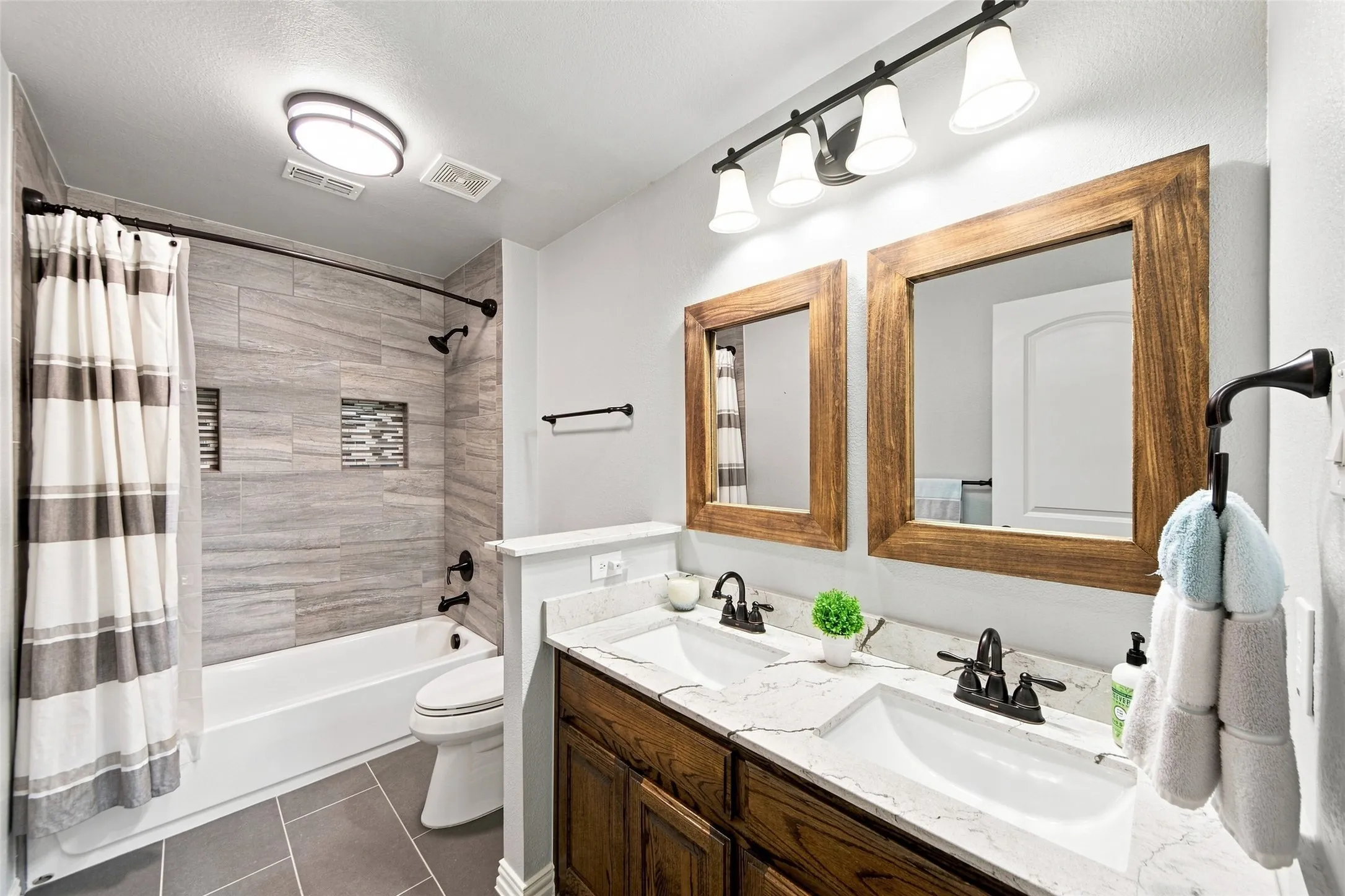 Single Family Residence For Sale in Collin County , 904 Cougar Drive, Allen, Texas 75013, 4 Bedroom, 4 Bathroom, 2 Garage spaces, 3,213 Sqft, built in 2010, mls#21351162, Real Estate Agent in Allen, Homes For Sale in Collin county, Homes For Sale in Allen, Realtor in Allen Texas, Real Estate Brokerage Independent Realty Texas, Luminita Cordes Realtor