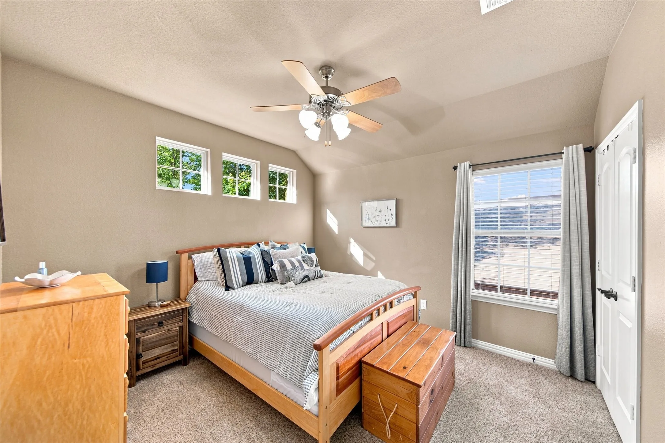 Single Family Residence For Sale in Collin County , 904 Cougar Drive, Allen, Texas 75013, 4 Bedroom, 4 Bathroom, 2 Garage spaces, 3,213 Sqft, built in 2010, mls#21351162, Real Estate Agent in Allen, Homes For Sale in Collin county, Homes For Sale in Allen, Realtor in Allen Texas, Real Estate Brokerage Independent Realty Texas, Luminita Cordes Realtor
