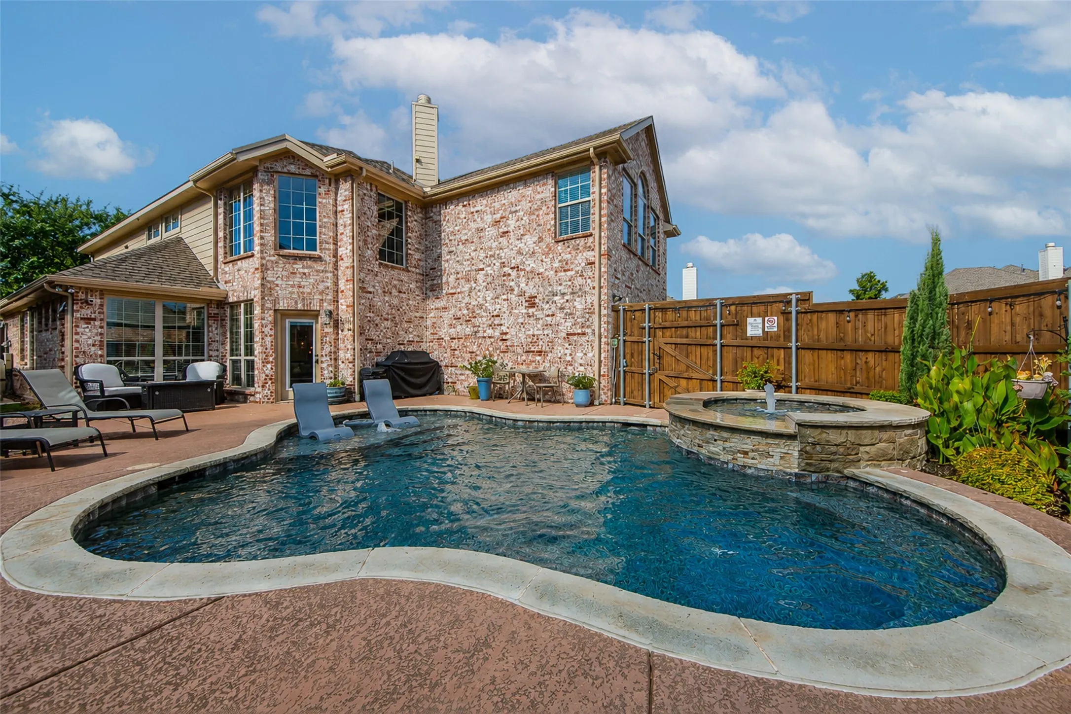 Single Family Residence For Sale in Collin County , 904 Cougar Drive, Allen, Texas 75013, 4 Bedroom, 4 Bathroom, 2 Garage spaces, 3,213 Sqft, built in 2010, mls#21351162, Real Estate Agent in Allen, Homes For Sale in Collin county, Homes For Sale in Allen, Realtor in Allen Texas, Real Estate Brokerage Independent Realty Texas, Luminita Cordes Realtor