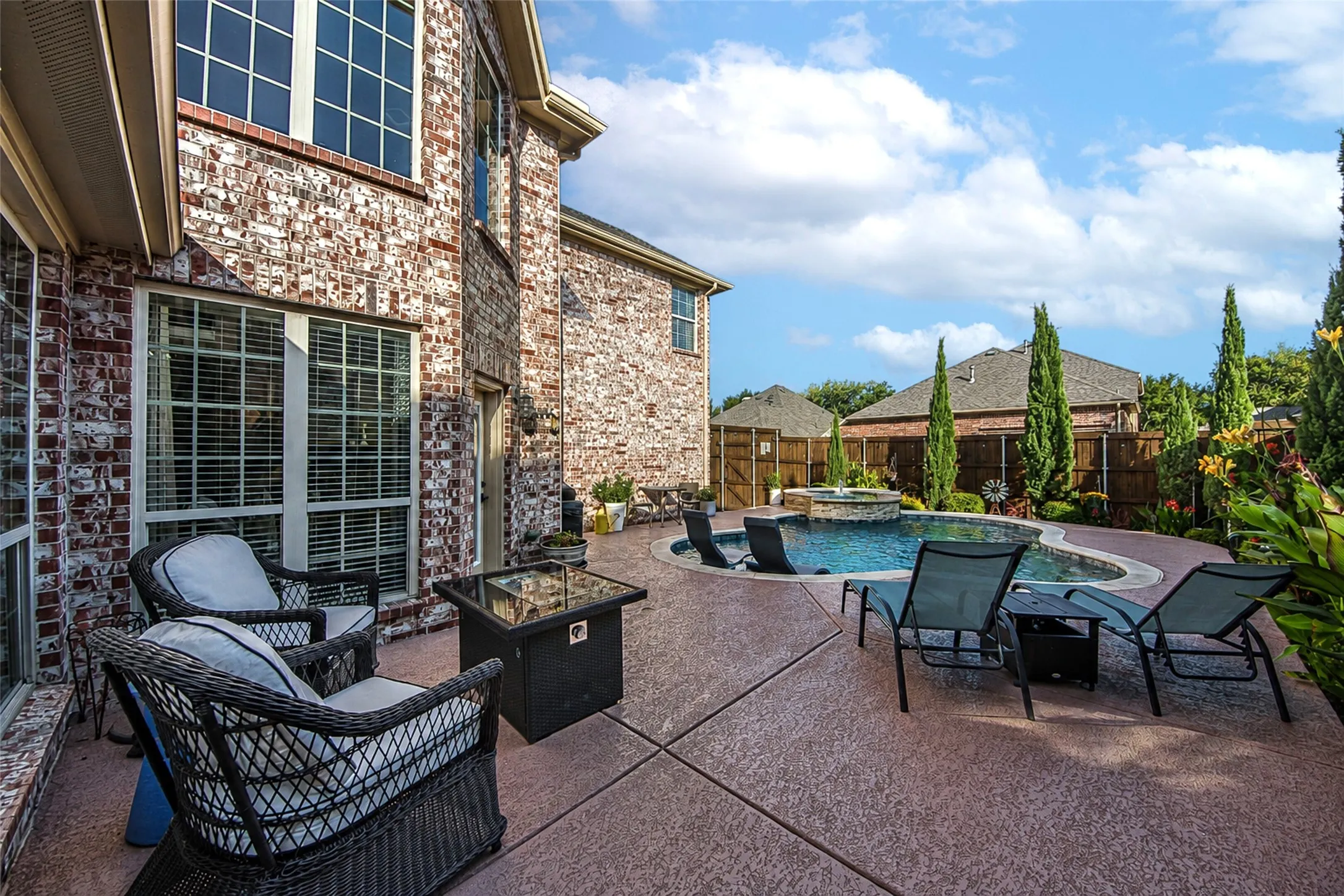 Single Family Residence For Sale in Collin County , 904 Cougar Drive, Allen, Texas 75013, 4 Bedroom, 4 Bathroom, 2 Garage spaces, 3,213 Sqft, built in 2010, mls#21351162, Real Estate Agent in Allen, Homes For Sale in Collin county, Homes For Sale in Allen, Realtor in Allen Texas, Real Estate Brokerage Independent Realty Texas, Luminita Cordes Realtor