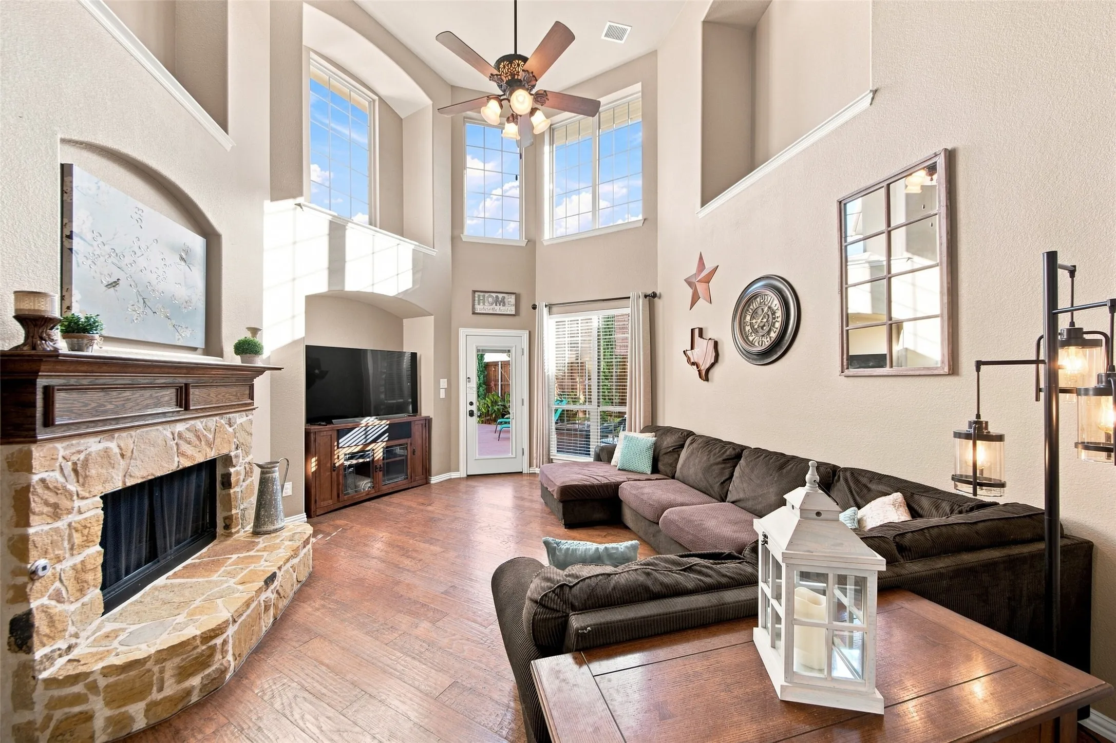 Single Family Residence For Sale in Collin County , 904 Cougar Drive, Allen, Texas 75013, 4 Bedroom, 4 Bathroom, 2 Garage spaces, 3,213 Sqft, built in 2010, mls#21351162, Real Estate Agent in Allen, Homes For Sale in Collin county, Homes For Sale in Allen, Realtor in Allen Texas, Real Estate Brokerage Independent Realty Texas, Luminita Cordes Realtor