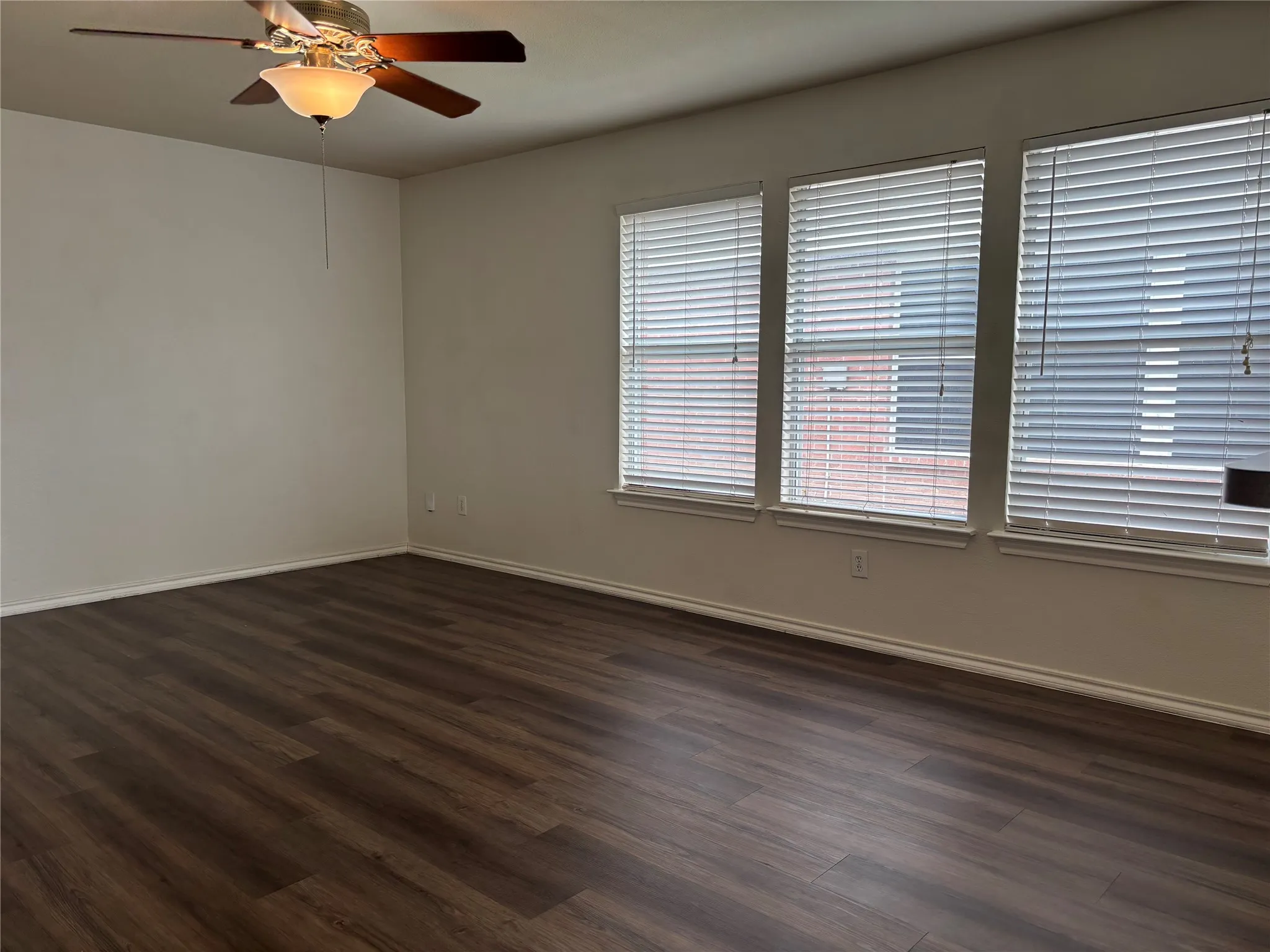 Single Family Residence For Rent in Collin County , 2711 Prairie Creek Drive, Mc Kinney, Texas 75071, 3 Bedroom, 2 Bathroom, 2 Garage spaces, 1,249 Sqft, built in 1999, mls#21377887, Real Estate Agent in Mc Kinney, Homes For Rent in Collin county, Homes For Rent in Mc Kinney, Realtor in Mc Kinney Texas, Real Estate Brokerage Independent Realty Texas, Luminita Cordes Realtor