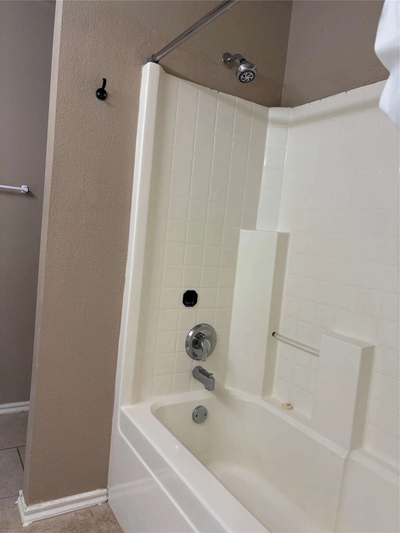 Single Family Residence For Rent in Collin County , 2711 Prairie Creek Drive, Mc Kinney, Texas 75071, 3 Bedroom, 2 Bathroom, 2 Garage spaces, 1,249 Sqft, built in 1999, mls#21377887, Real Estate Agent in Mc Kinney, Homes For Rent in Collin county, Homes For Rent in Mc Kinney, Realtor in Mc Kinney Texas, Real Estate Brokerage Independent Realty Texas, Luminita Cordes Realtor