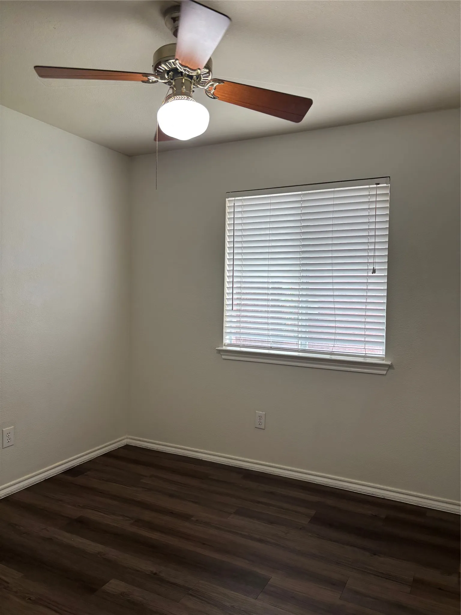 Single Family Residence For Rent in Collin County , 2711 Prairie Creek Drive, Mc Kinney, Texas 75071, 3 Bedroom, 2 Bathroom, 2 Garage spaces, 1,249 Sqft, built in 1999, mls#21377887, Real Estate Agent in Mc Kinney, Homes For Rent in Collin county, Homes For Rent in Mc Kinney, Realtor in Mc Kinney Texas, Real Estate Brokerage Independent Realty Texas, Luminita Cordes Realtor