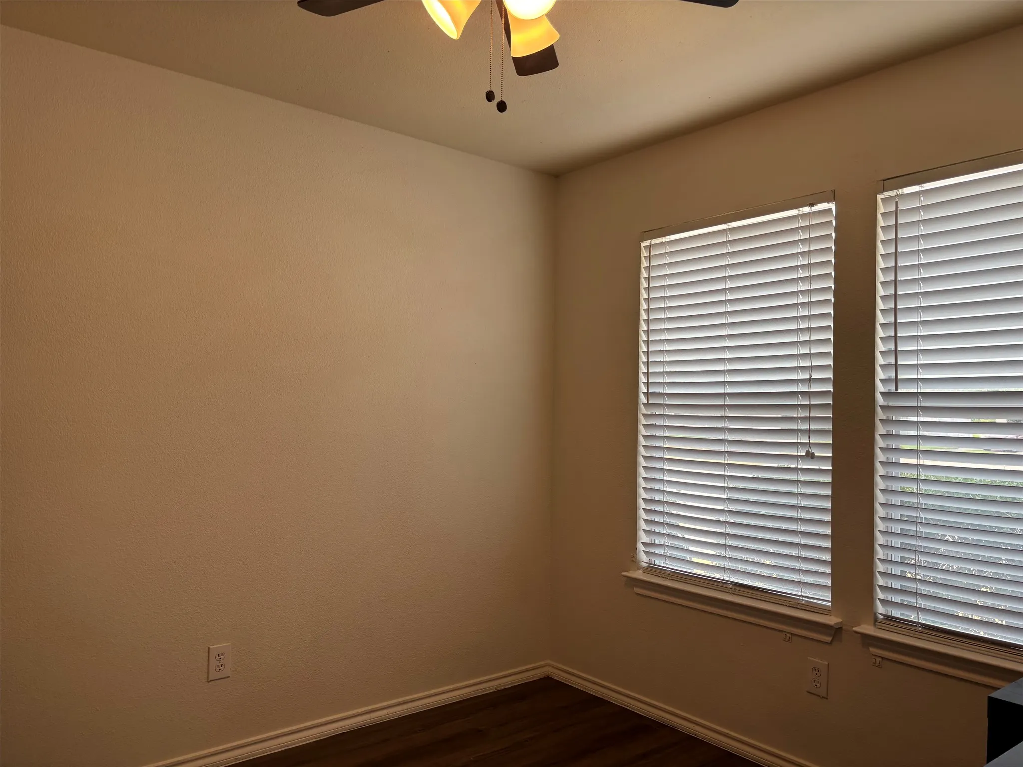 Single Family Residence For Rent in Collin County , 2711 Prairie Creek Drive, Mc Kinney, Texas 75071, 3 Bedroom, 2 Bathroom, 2 Garage spaces, 1,249 Sqft, built in 1999, mls#21377887, Real Estate Agent in Mc Kinney, Homes For Rent in Collin county, Homes For Rent in Mc Kinney, Realtor in Mc Kinney Texas, Real Estate Brokerage Independent Realty Texas, Luminita Cordes Realtor