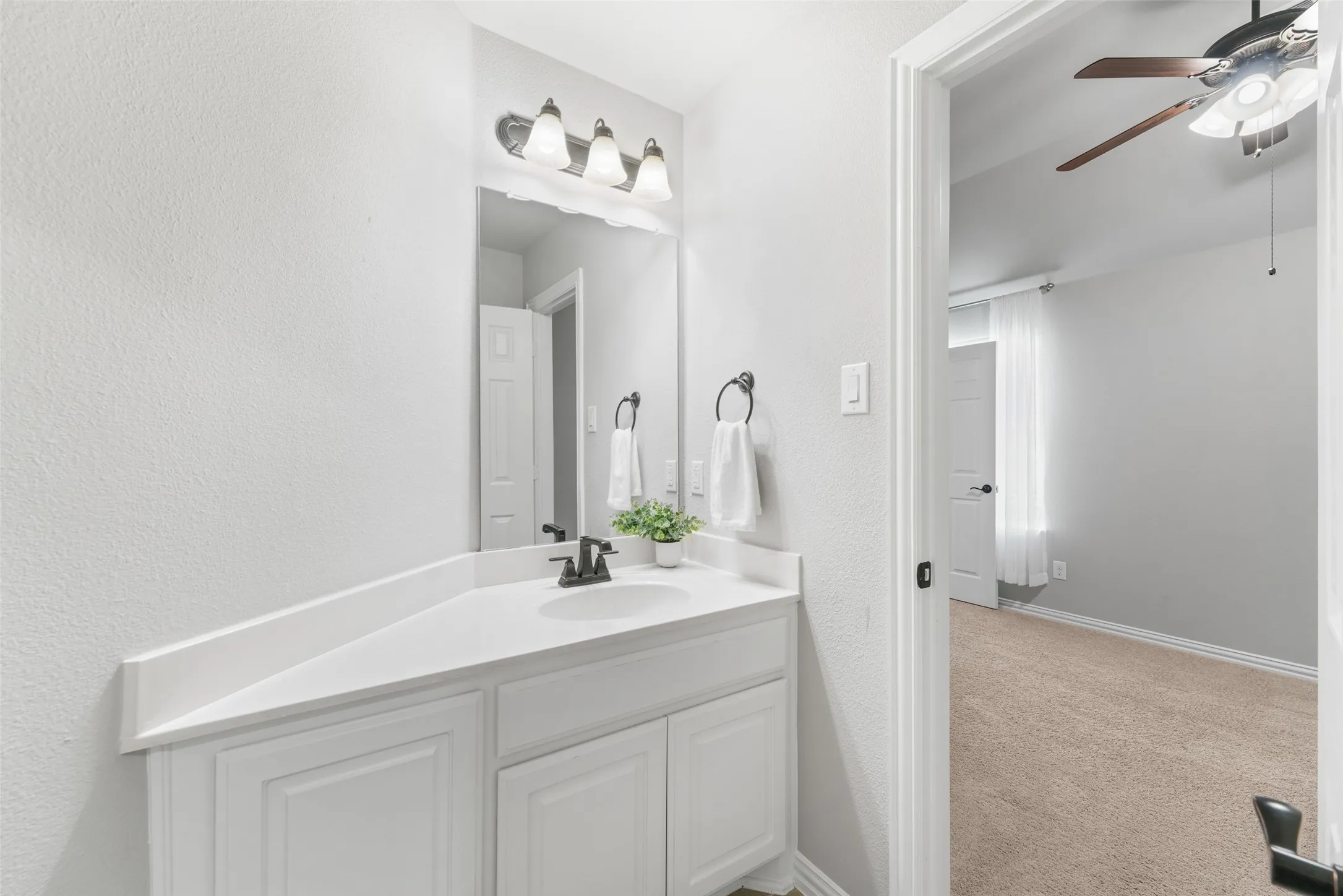 Single Family Residence For Rent in Collin County , 701 Featherstone Lane, Prosper, Texas 75078, 6 Bedroom, 4 Bathroom, 4 Garage spaces, 4,950 Sqft, built in 2020, mls#21366283, Real Estate Agent in Prosper, Homes For Rent in Collin county, Homes For Rent in Prosper, Realtor in Prosper Texas, Real Estate Brokerage Independent Realty Texas, Luminita Cordes Realtor