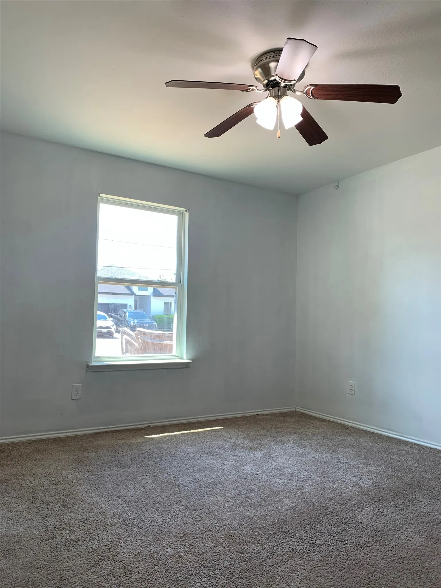 Single Family Residence For Sale in Dallas County , 3541 Toronto Street, Dallas, Texas 75212, 4 Bedroom, 2 Bathroom, 1 Garage spaces, 1,312 Sqft, built in 2016, mls#21377650, Real Estate Agent in Dallas, Homes For Sale in Dallas county, Homes For Sale in Dallas, Realtor in Dallas Texas, Real Estate Brokerage Independent Realty Texas, Luminita Cordes Realtor