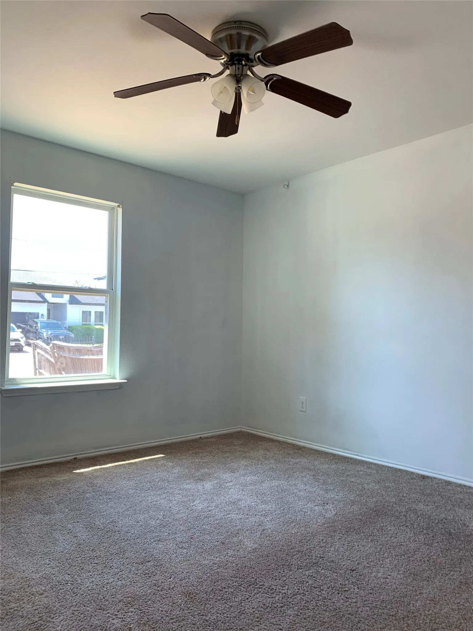 Single Family Residence For Sale in Dallas County , 3541 Toronto Street, Dallas, Texas 75212, 4 Bedroom, 2 Bathroom, 1 Garage spaces, 1,312 Sqft, built in 2016, mls#21377650, Real Estate Agent in Dallas, Homes For Sale in Dallas county, Homes For Sale in Dallas, Realtor in Dallas Texas, Real Estate Brokerage Independent Realty Texas, Luminita Cordes Realtor