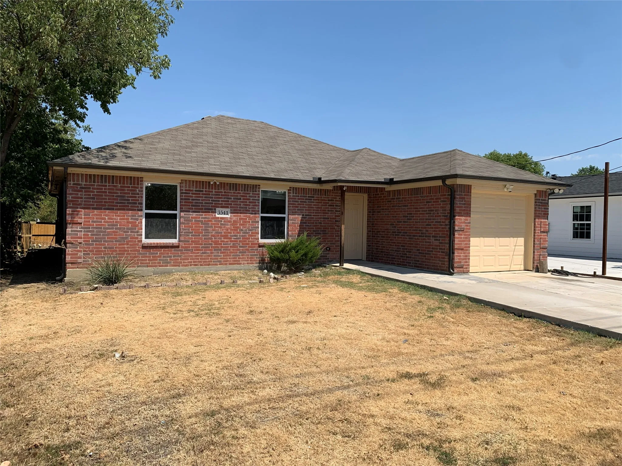 Single Family Residence For Sale in Dallas County , 3541 Toronto Street, Dallas, Texas 75212, 4 Bedroom, 2 Bathroom, 1 Garage spaces, 1,312 Sqft, built in 2016, mls#21377650, Real Estate Agent in Dallas, Homes For Sale in Dallas county, Homes For Sale in Dallas, Realtor in Dallas Texas, Real Estate Brokerage Independent Realty Texas, Luminita Cordes Realtor