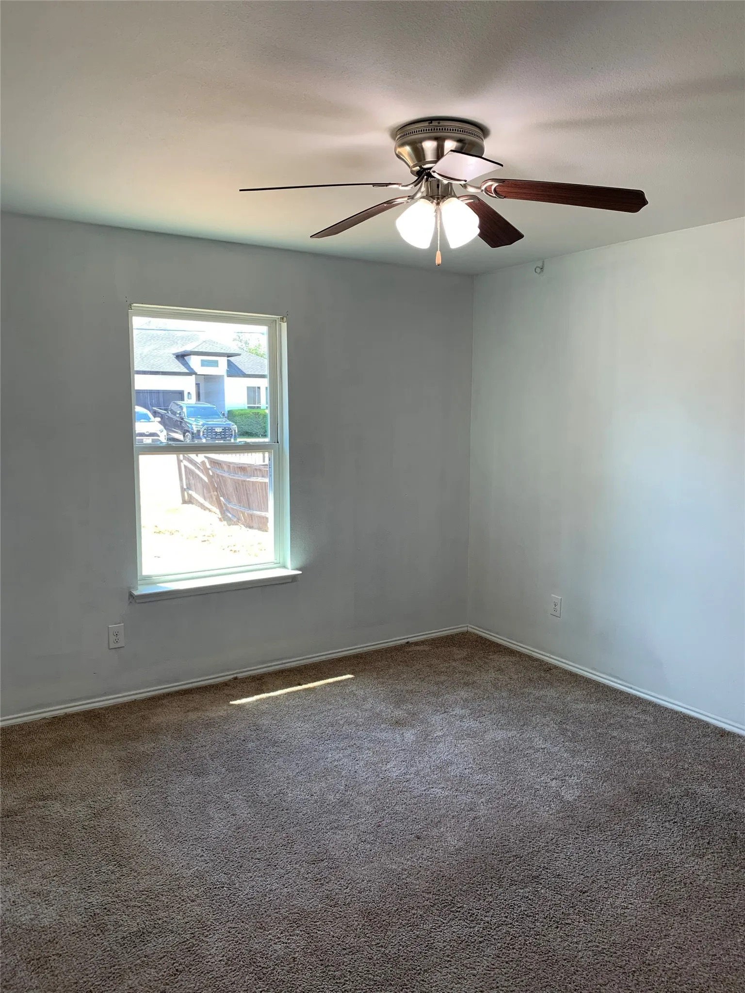 Single Family Residence For Sale in Dallas County , 3541 Toronto Street, Dallas, Texas 75212, 4 Bedroom, 2 Bathroom, 1 Garage spaces, 1,312 Sqft, built in 2016, mls#21377650, Real Estate Agent in Dallas, Homes For Sale in Dallas county, Homes For Sale in Dallas, Realtor in Dallas Texas, Real Estate Brokerage Independent Realty Texas, Luminita Cordes Realtor