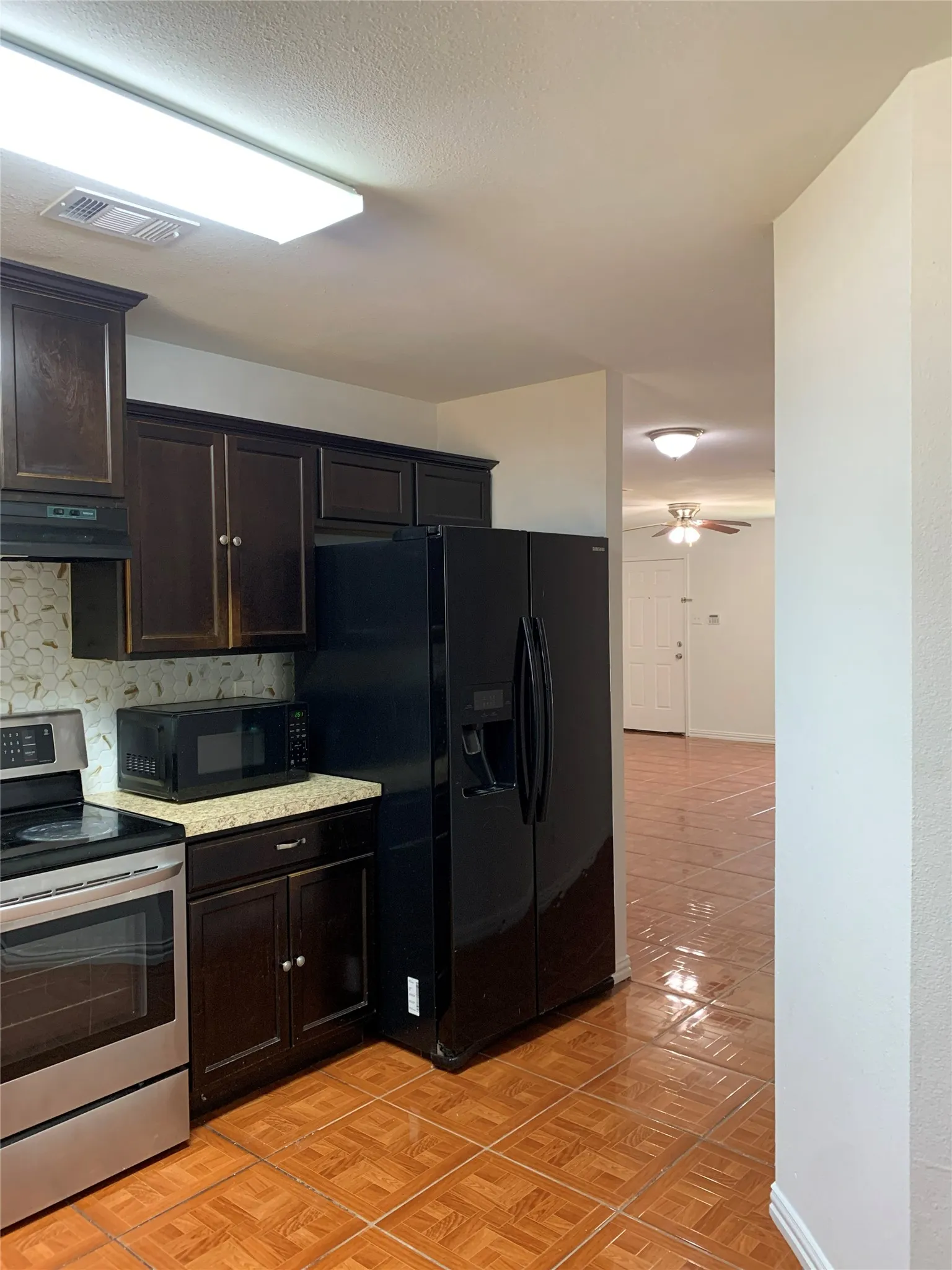 Single Family Residence For Sale in Dallas County , 3541 Toronto Street, Dallas, Texas 75212, 4 Bedroom, 2 Bathroom, 1 Garage spaces, 1,312 Sqft, built in 2016, mls#21377650, Real Estate Agent in Dallas, Homes For Sale in Dallas county, Homes For Sale in Dallas, Realtor in Dallas Texas, Real Estate Brokerage Independent Realty Texas, Luminita Cordes Realtor