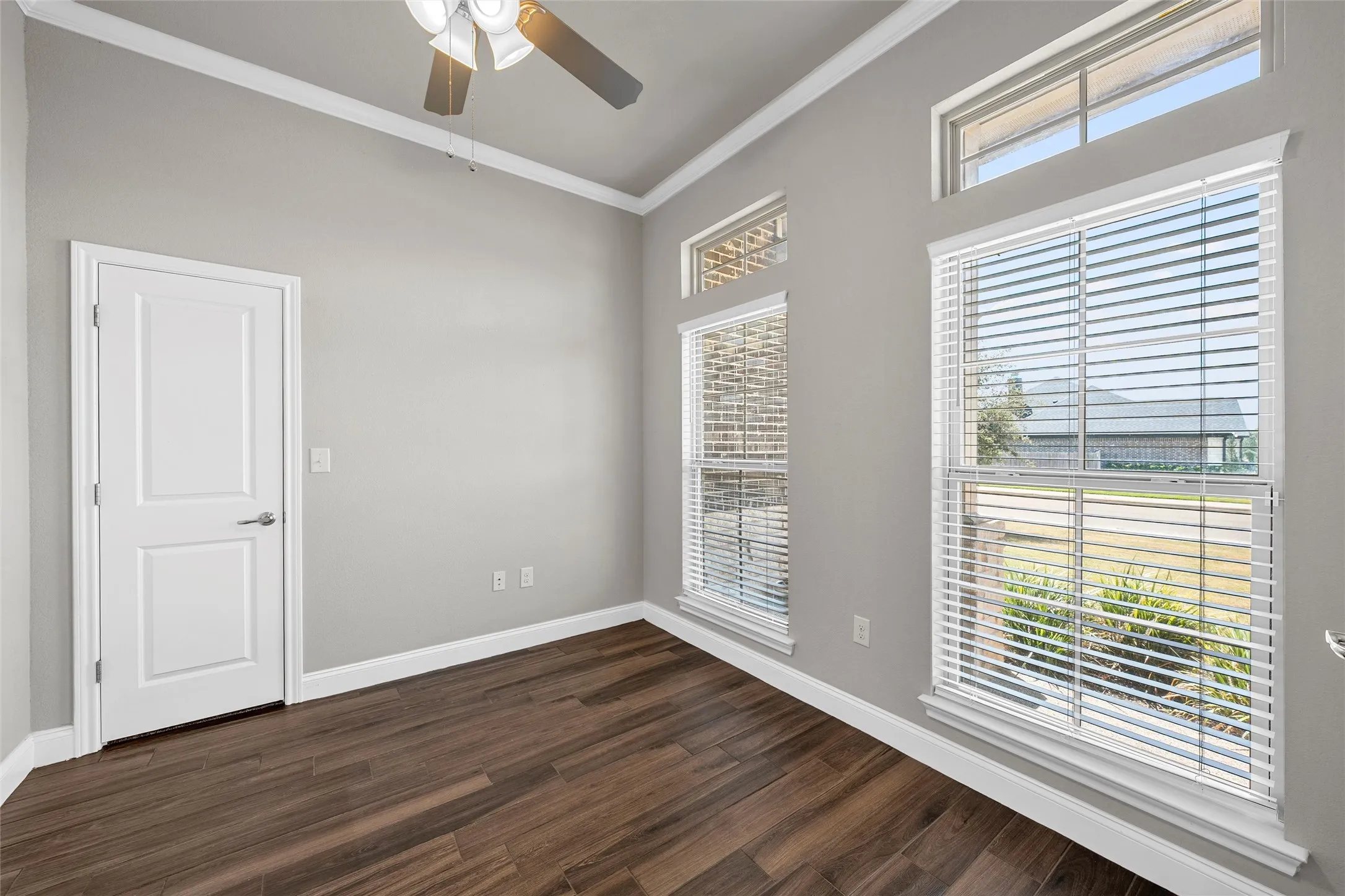 Single Family Residence For Sale in Mc Lennan County , 800 Gallant Fox Road, Hewitt, Texas 76643, 4 Bedroom, 3 Bathroom, 2 Garage spaces, 2,197 Sqft, built in 2020, mls#21377809, Real Estate Agent in Hewitt, Homes For Sale in Mc Lennan county, Homes For Sale in Hewitt, Realtor in Hewitt Texas, Real Estate Brokerage Independent Realty Texas, Luminita Cordes Realtor