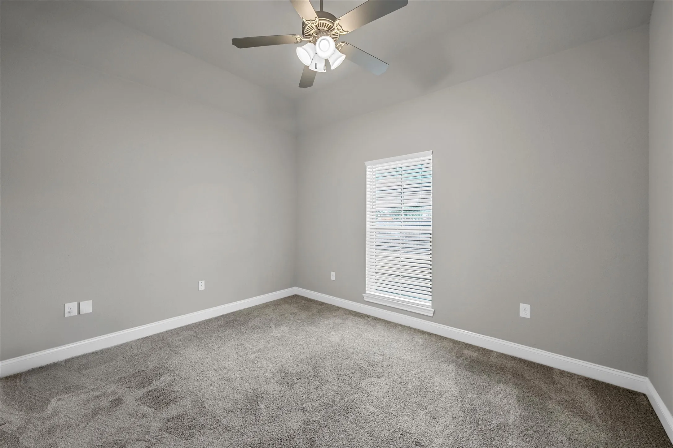 Single Family Residence For Sale in Mc Lennan County , 800 Gallant Fox Road, Hewitt, Texas 76643, 4 Bedroom, 3 Bathroom, 2 Garage spaces, 2,197 Sqft, built in 2020, mls#21377809, Real Estate Agent in Hewitt, Homes For Sale in Mc Lennan county, Homes For Sale in Hewitt, Realtor in Hewitt Texas, Real Estate Brokerage Independent Realty Texas, Luminita Cordes Realtor