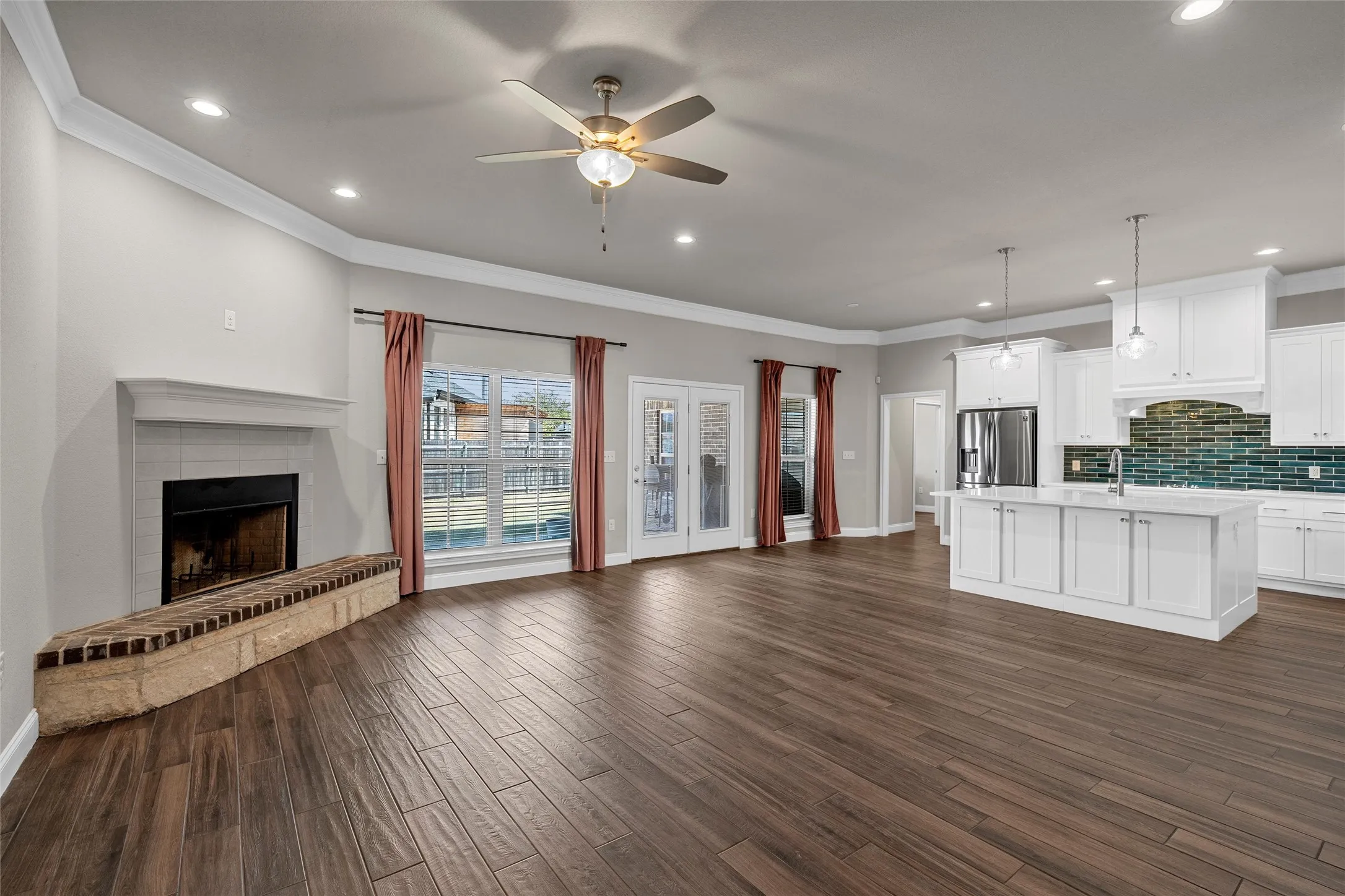 Single Family Residence For Sale in Mc Lennan County , 800 Gallant Fox Road, Hewitt, Texas 76643, 4 Bedroom, 3 Bathroom, 2 Garage spaces, 2,197 Sqft, built in 2020, mls#21377809, Real Estate Agent in Hewitt, Homes For Sale in Mc Lennan county, Homes For Sale in Hewitt, Realtor in Hewitt Texas, Real Estate Brokerage Independent Realty Texas, Luminita Cordes Realtor