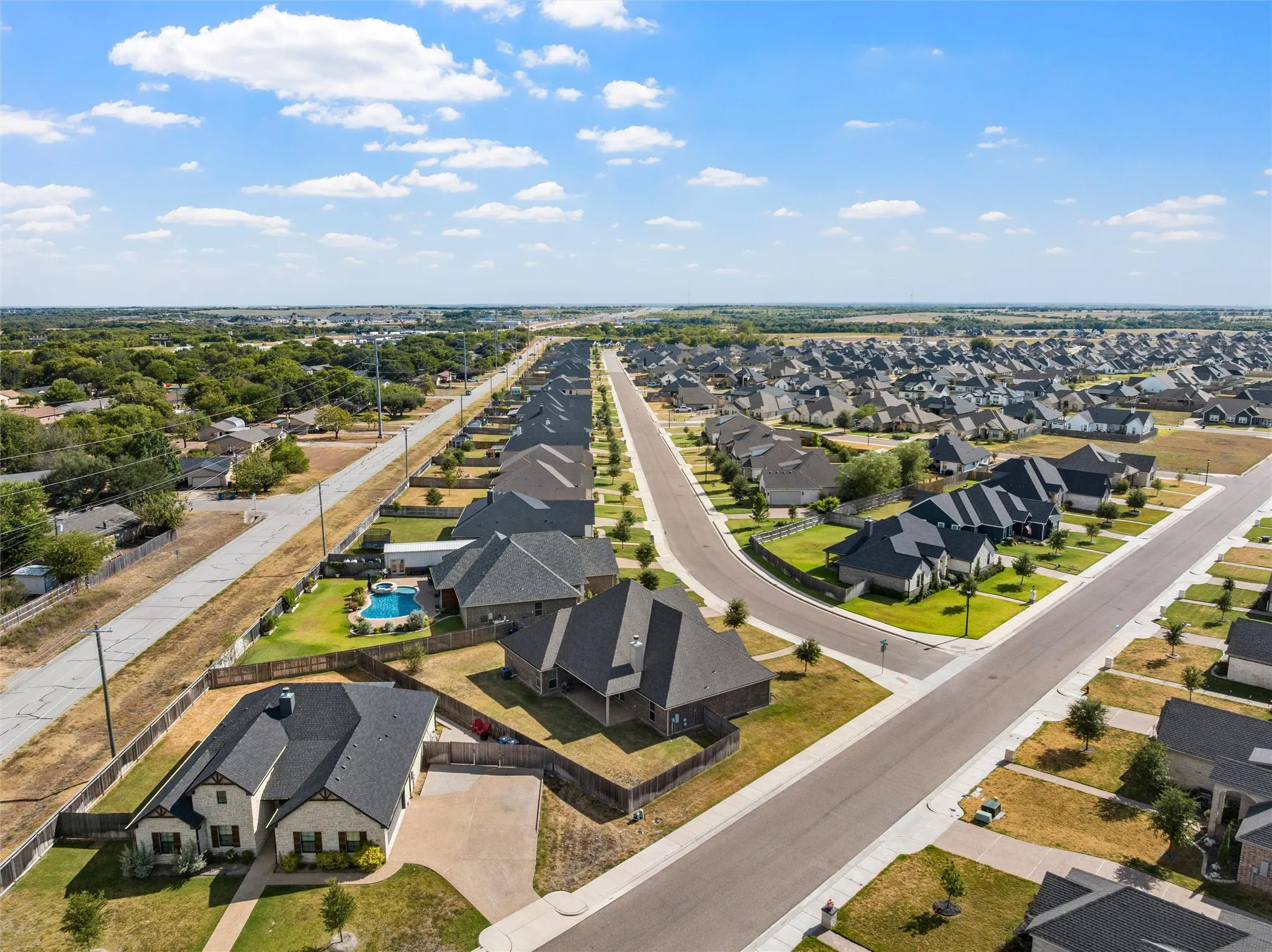 Single Family Residence For Sale in Mc Lennan County , 800 Gallant Fox Road, Hewitt, Texas 76643, 4 Bedroom, 3 Bathroom, 2 Garage spaces, 2,197 Sqft, built in 2020, mls#21377809, Real Estate Agent in Hewitt, Homes For Sale in Mc Lennan county, Homes For Sale in Hewitt, Realtor in Hewitt Texas, Real Estate Brokerage Independent Realty Texas, Luminita Cordes Realtor