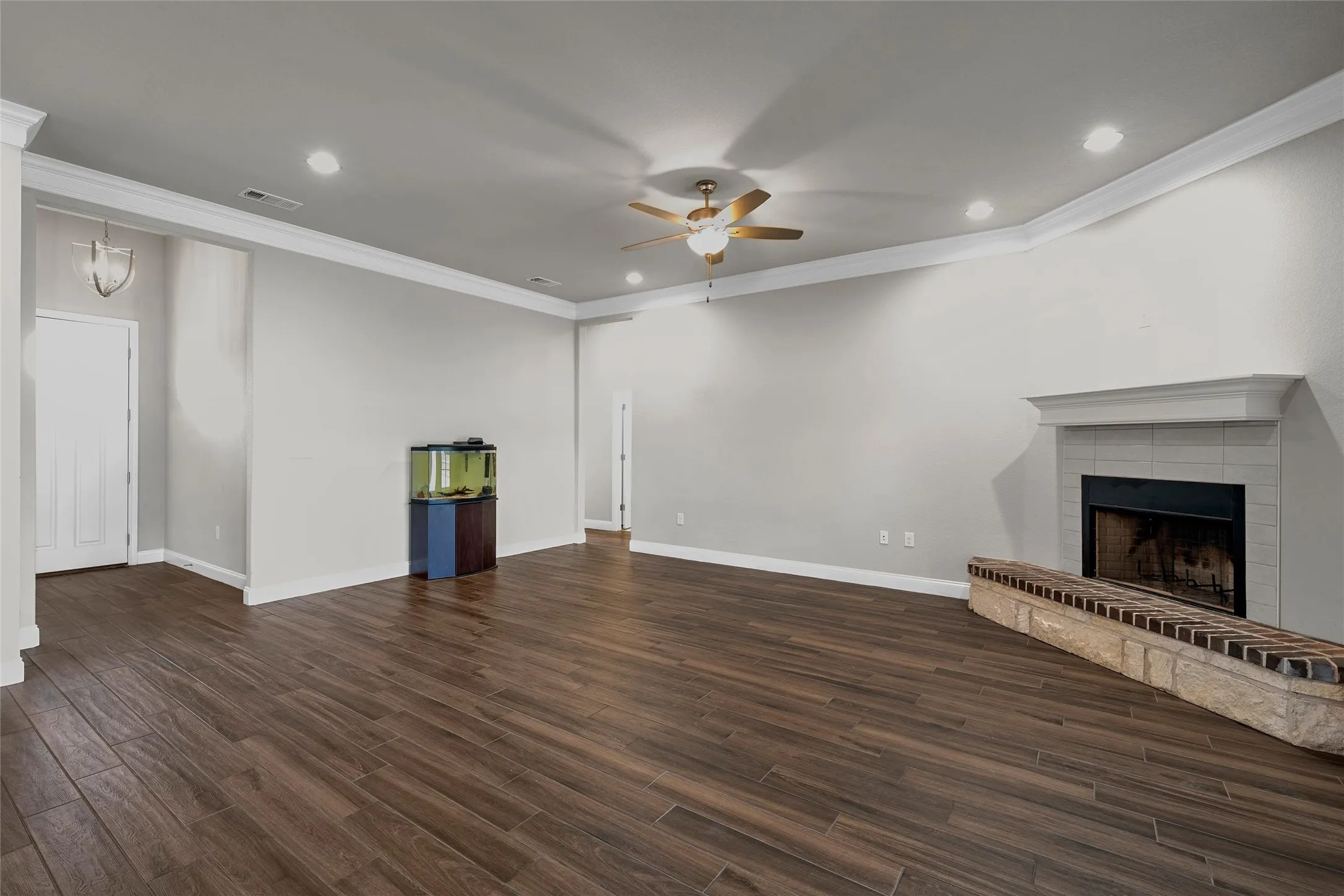 Single Family Residence For Sale in Mc Lennan County , 800 Gallant Fox Road, Hewitt, Texas 76643, 4 Bedroom, 3 Bathroom, 2 Garage spaces, 2,197 Sqft, built in 2020, mls#21377809, Real Estate Agent in Hewitt, Homes For Sale in Mc Lennan county, Homes For Sale in Hewitt, Realtor in Hewitt Texas, Real Estate Brokerage Independent Realty Texas, Luminita Cordes Realtor