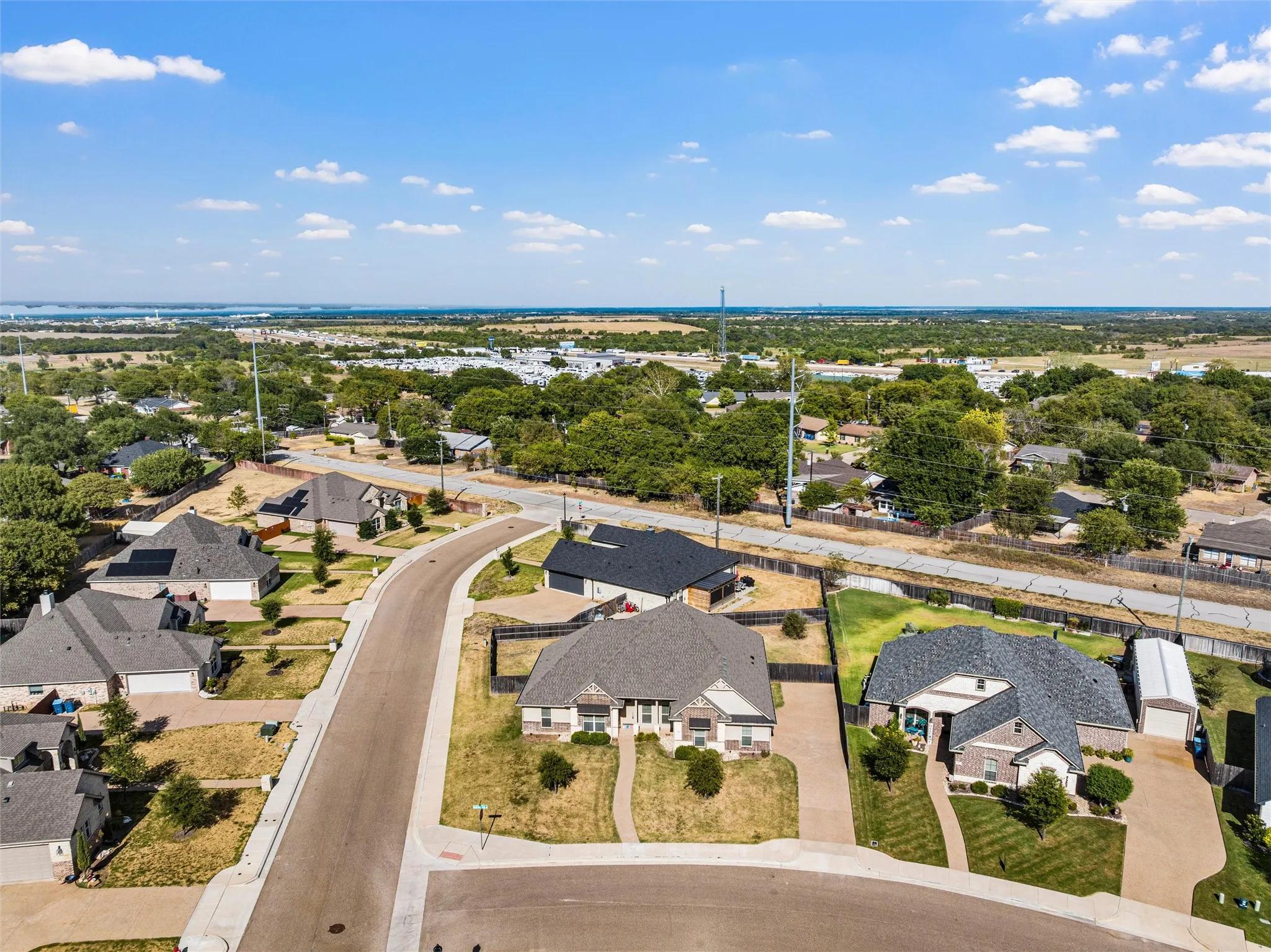 Single Family Residence For Sale in Mc Lennan County , 800 Gallant Fox Road, Hewitt, Texas 76643, 4 Bedroom, 3 Bathroom, 2 Garage spaces, 2,197 Sqft, built in 2020, mls#21377809, Real Estate Agent in Hewitt, Homes For Sale in Mc Lennan county, Homes For Sale in Hewitt, Realtor in Hewitt Texas, Real Estate Brokerage Independent Realty Texas, Luminita Cordes Realtor