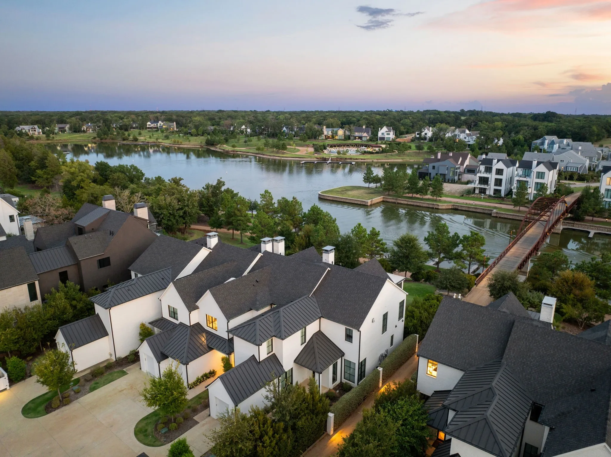 Townhouse For Sale in Henderson County , 13770 Waterside Drive, Malakoff, Texas 75148, 3 Bedroom, 4 Bathroom, 1 Garage spaces, 2,188 Sqft, built in 2021, mls#21353806, Real Estate Agent in Malakoff, Homes For Sale in Henderson county, Homes For Sale in Malakoff, Realtor in Malakoff Texas, Real Estate Brokerage Independent Realty Texas, Luminita Cordes Realtor