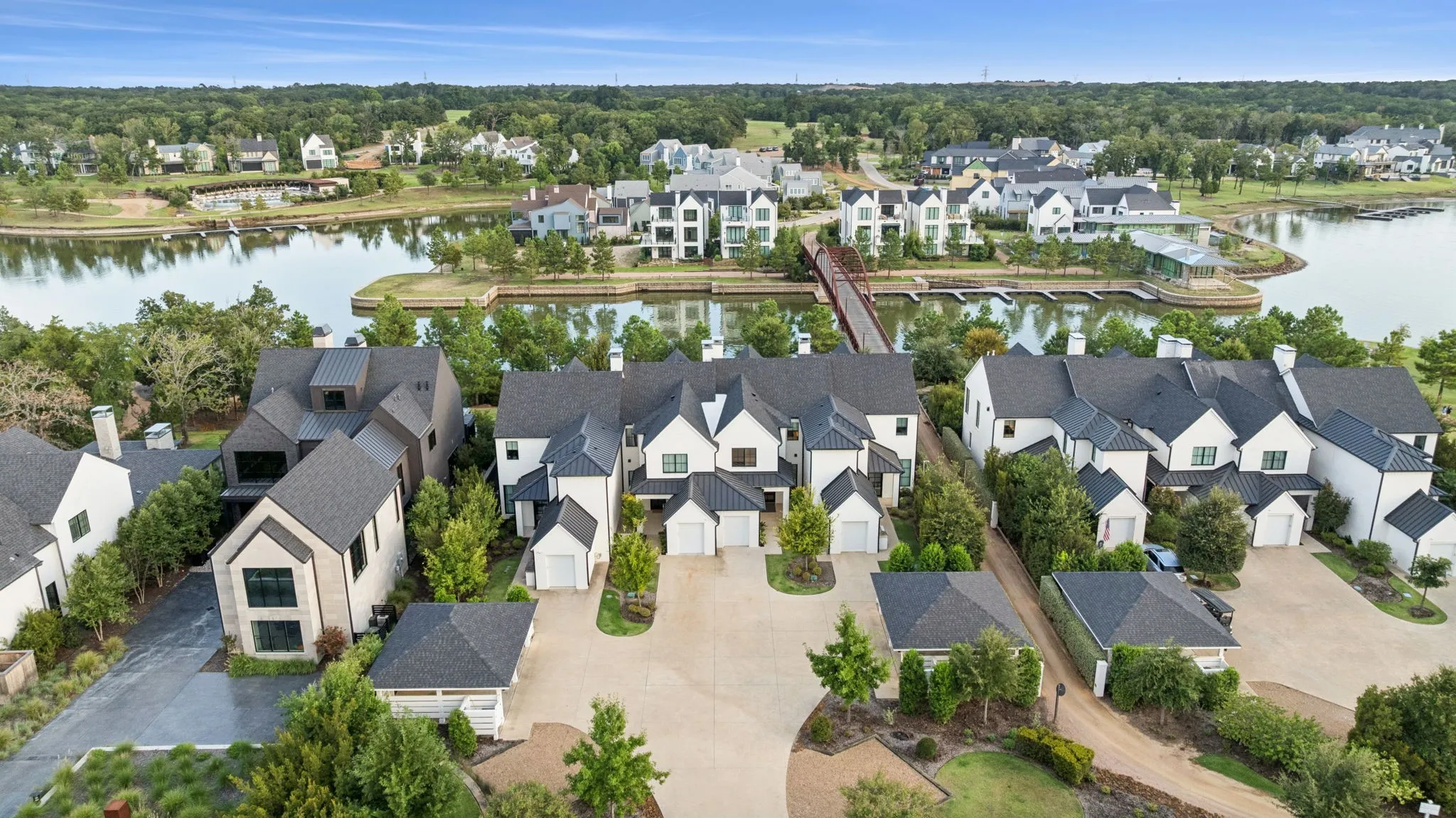 Townhouse For Sale in Henderson County , 13770 Waterside Drive, Malakoff, Texas 75148, 3 Bedroom, 4 Bathroom, 1 Garage spaces, 2,188 Sqft, built in 2021, mls#21353806, Real Estate Agent in Malakoff, Homes For Sale in Henderson county, Homes For Sale in Malakoff, Realtor in Malakoff Texas, Real Estate Brokerage Independent Realty Texas, Luminita Cordes Realtor