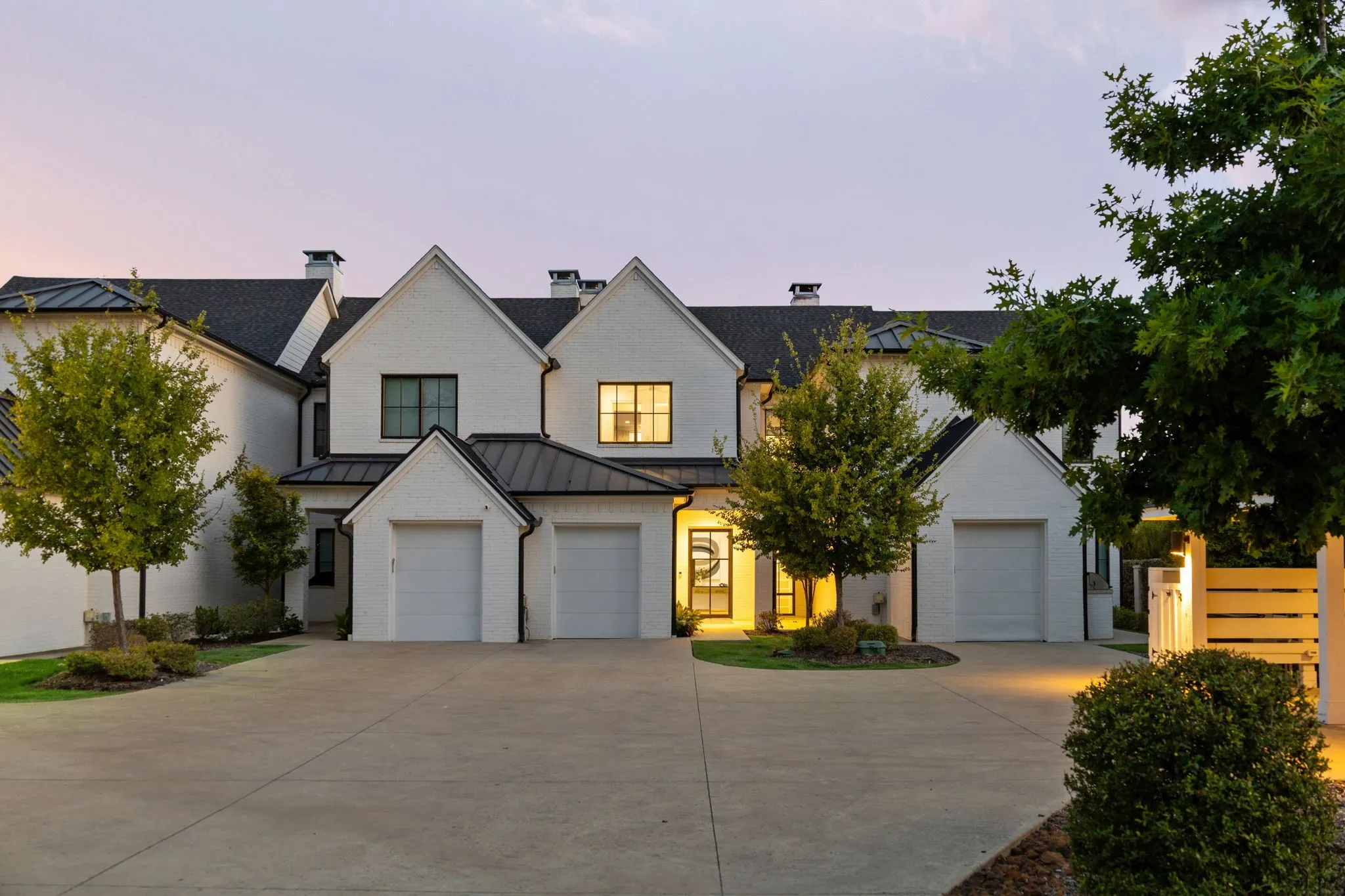 Townhouse For Sale in Henderson County , 13770 Waterside Drive, Malakoff, Texas 75148, 3 Bedroom, 4 Bathroom, 1 Garage spaces, 2,188 Sqft, built in 2021, mls#21353806, Real Estate Agent in Malakoff, Homes For Sale in Henderson county, Homes For Sale in Malakoff, Realtor in Malakoff Texas, Real Estate Brokerage Independent Realty Texas, Luminita Cordes Realtor