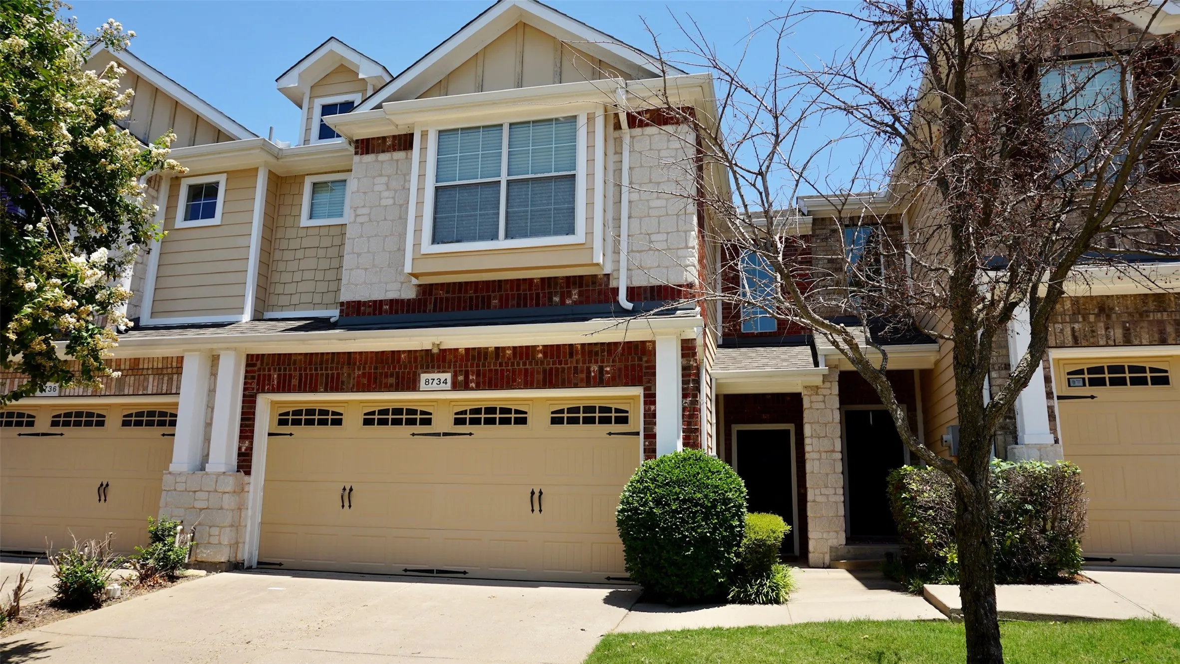 Townhouse For Rent in Collin County , 8734 Manhattan Avenue, Plano, Texas 75024, 2 Bedroom, 3 Bathroom, 2 Garage spaces, 1,398 Sqft, built in 2006, mls#21374789, Real Estate Agent in Plano, Homes For Rent in Collin county, Homes For Rent in Plano, Realtor in Plano Texas, Real Estate Brokerage Independent Realty Texas, Luminita Cordes Realtor