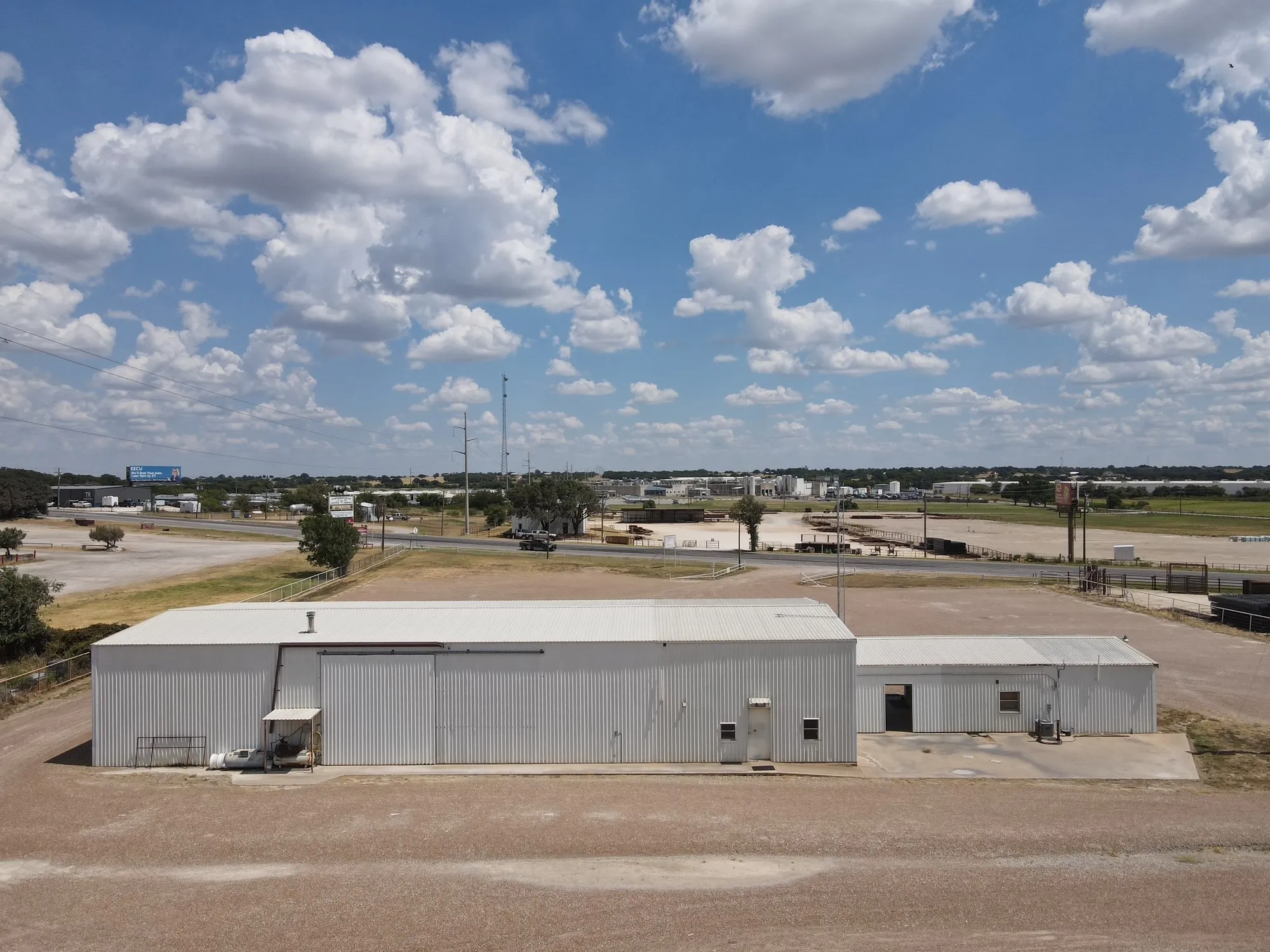 Industrial For Rent in Erath County , 3533 N US 281, Stephenville, Texas 76401, 0, 0, Garage spaces, 11,550 Sqft, built in 1993, mls#21376445, Real Estate Agent in Stephenville, Homes For Rent in Erath county, Homes For Rent in Stephenville, Realtor in Stephenville Texas, Real Estate Brokerage Independent Realty Texas, Luminita Cordes Realtor