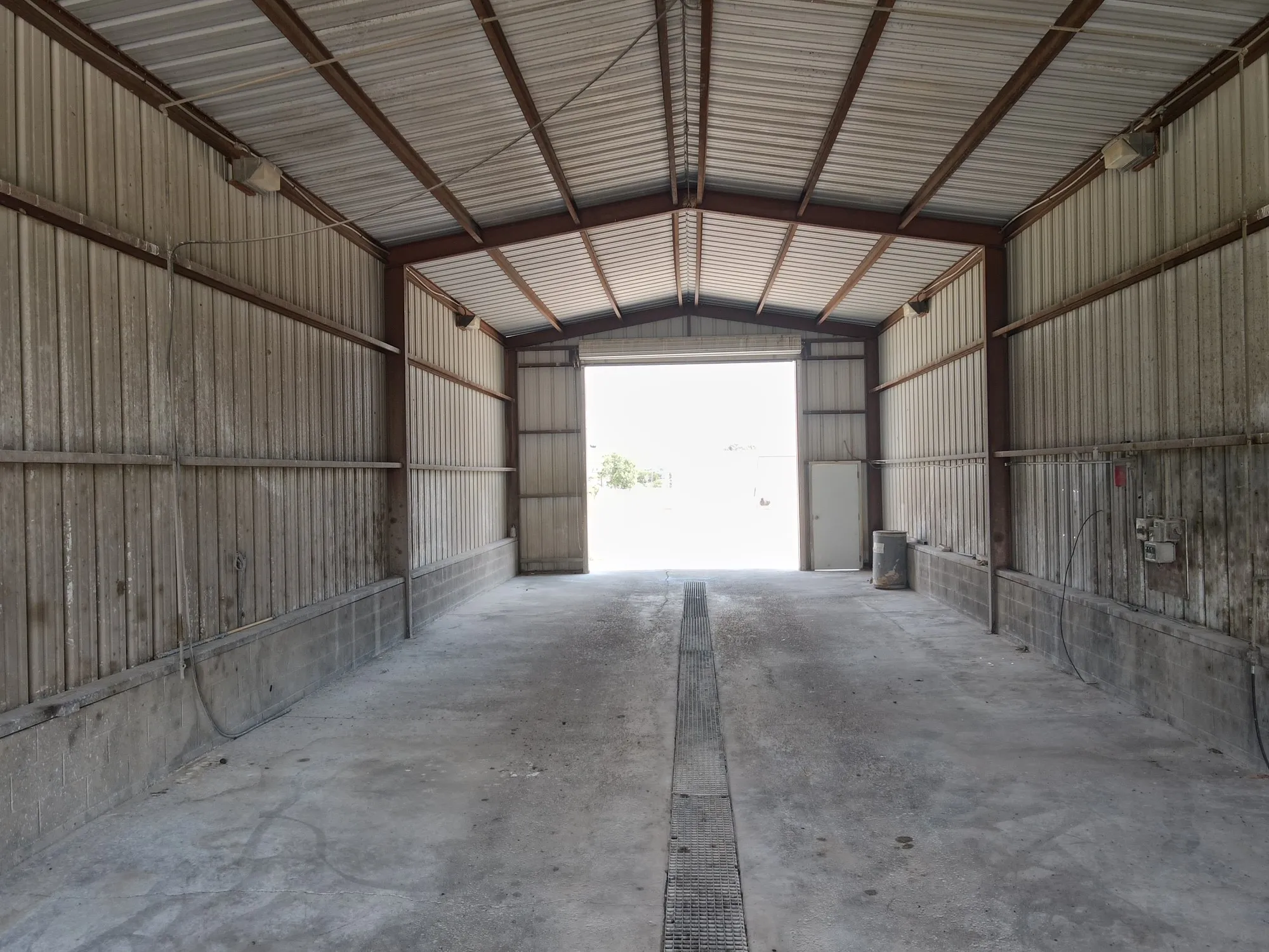 Industrial For Rent in Erath County , 3533 N US 281, Stephenville, Texas 76401, 0, 0, Garage spaces, 11,550 Sqft, built in 1993, mls#21376445, Real Estate Agent in Stephenville, Homes For Rent in Erath county, Homes For Rent in Stephenville, Realtor in Stephenville Texas, Real Estate Brokerage Independent Realty Texas, Luminita Cordes Realtor